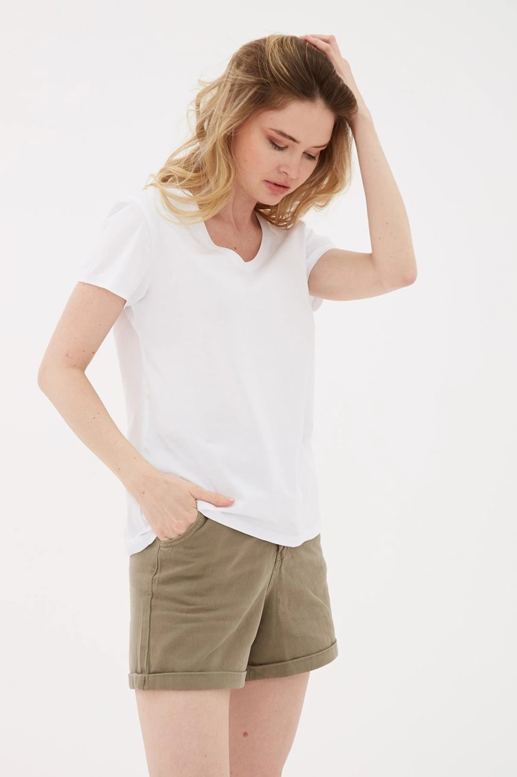 Fashion Friends V Yaka %100 Pamuklu Tişört Beyaz