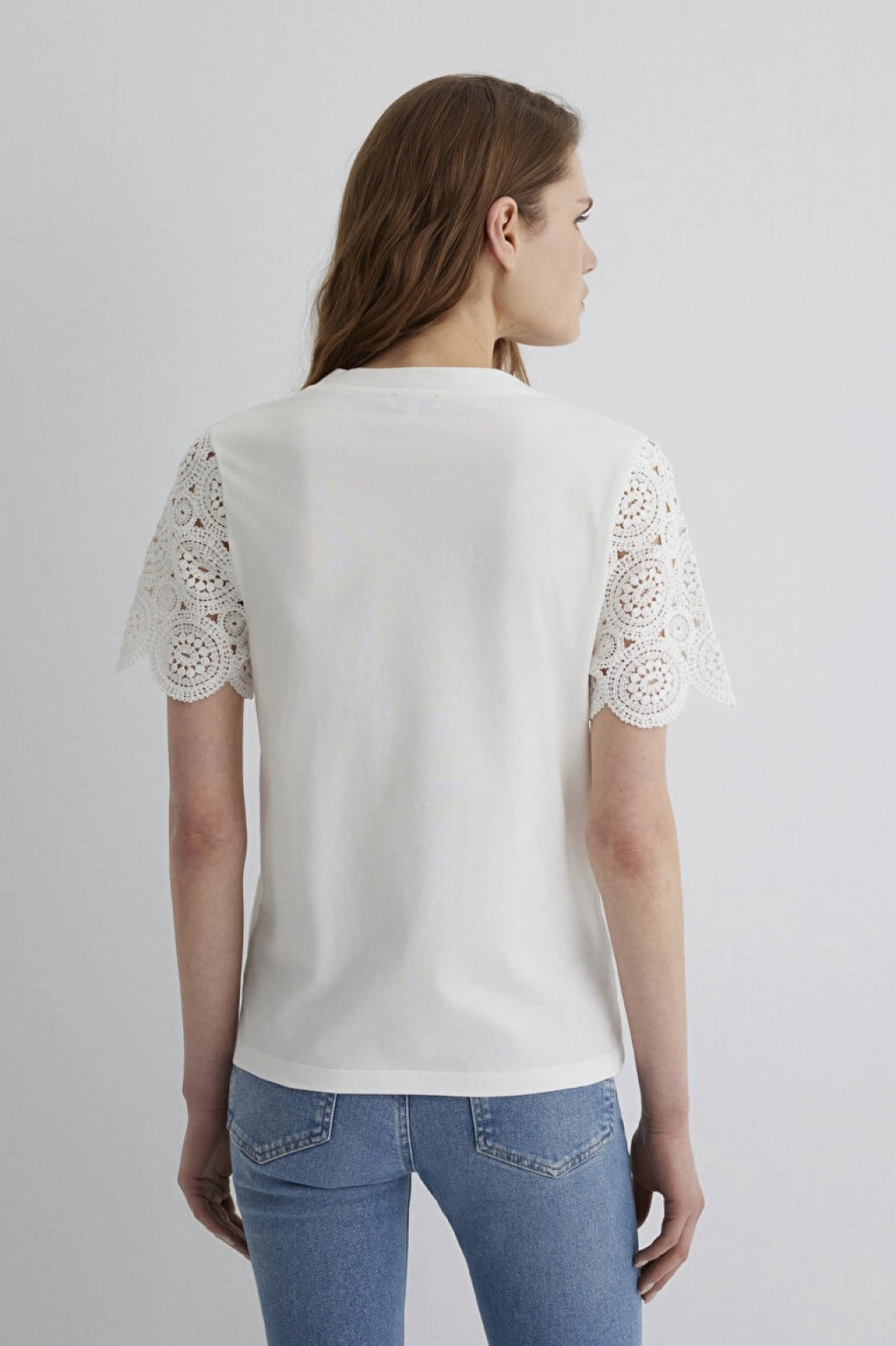 Mavi Nakış Kol Detaylı Ekru Tişört Standart