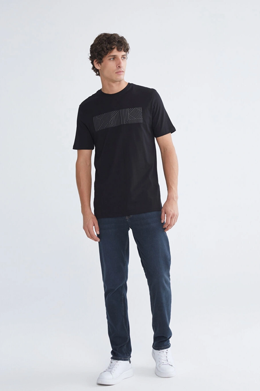 LCWAIKIKI Classic Siyah Bisiklet Yaka Baskılı Penye Erkek Tişört