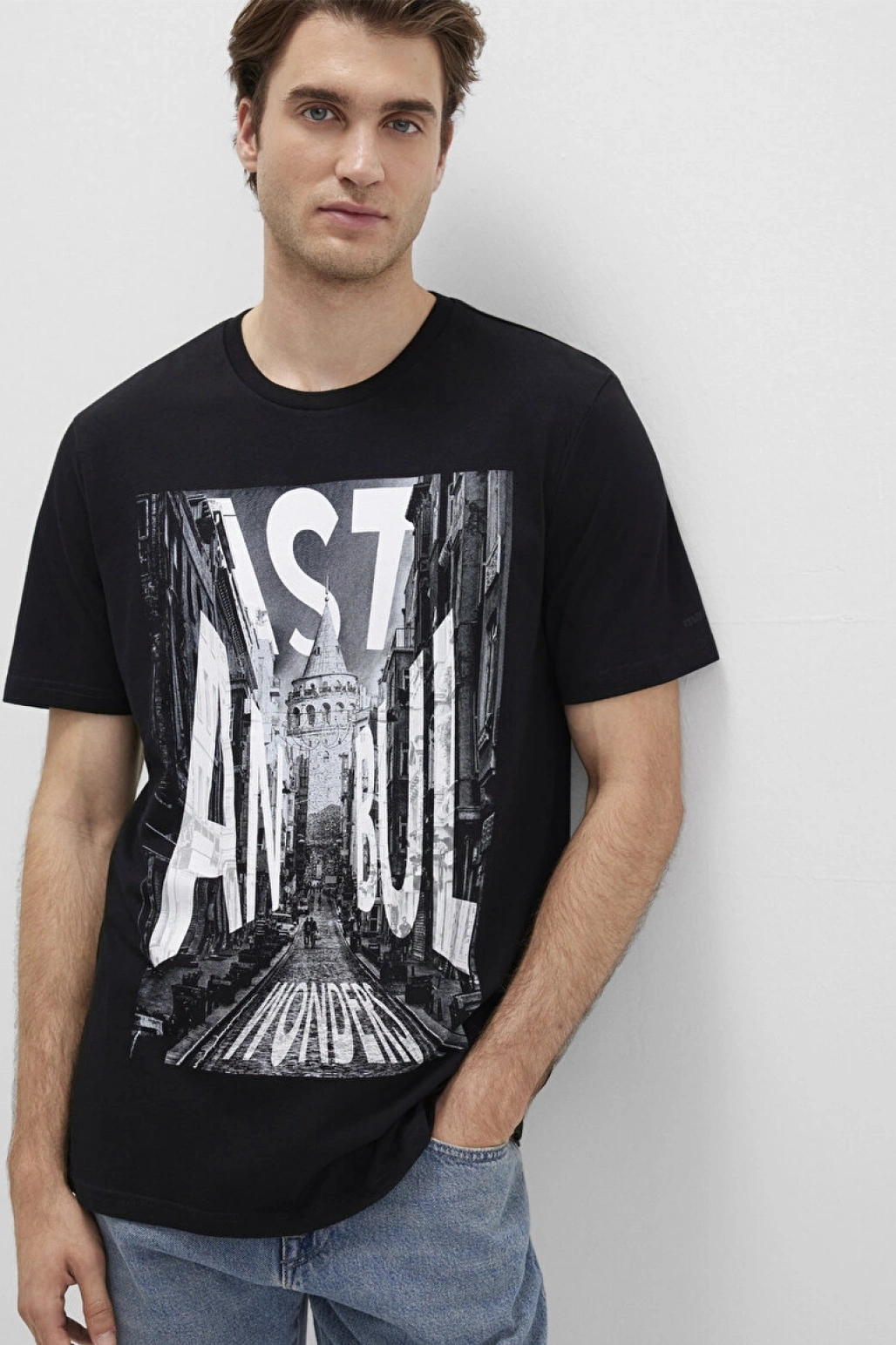 İstanbul Galata Baskılı Siyah Tişört
