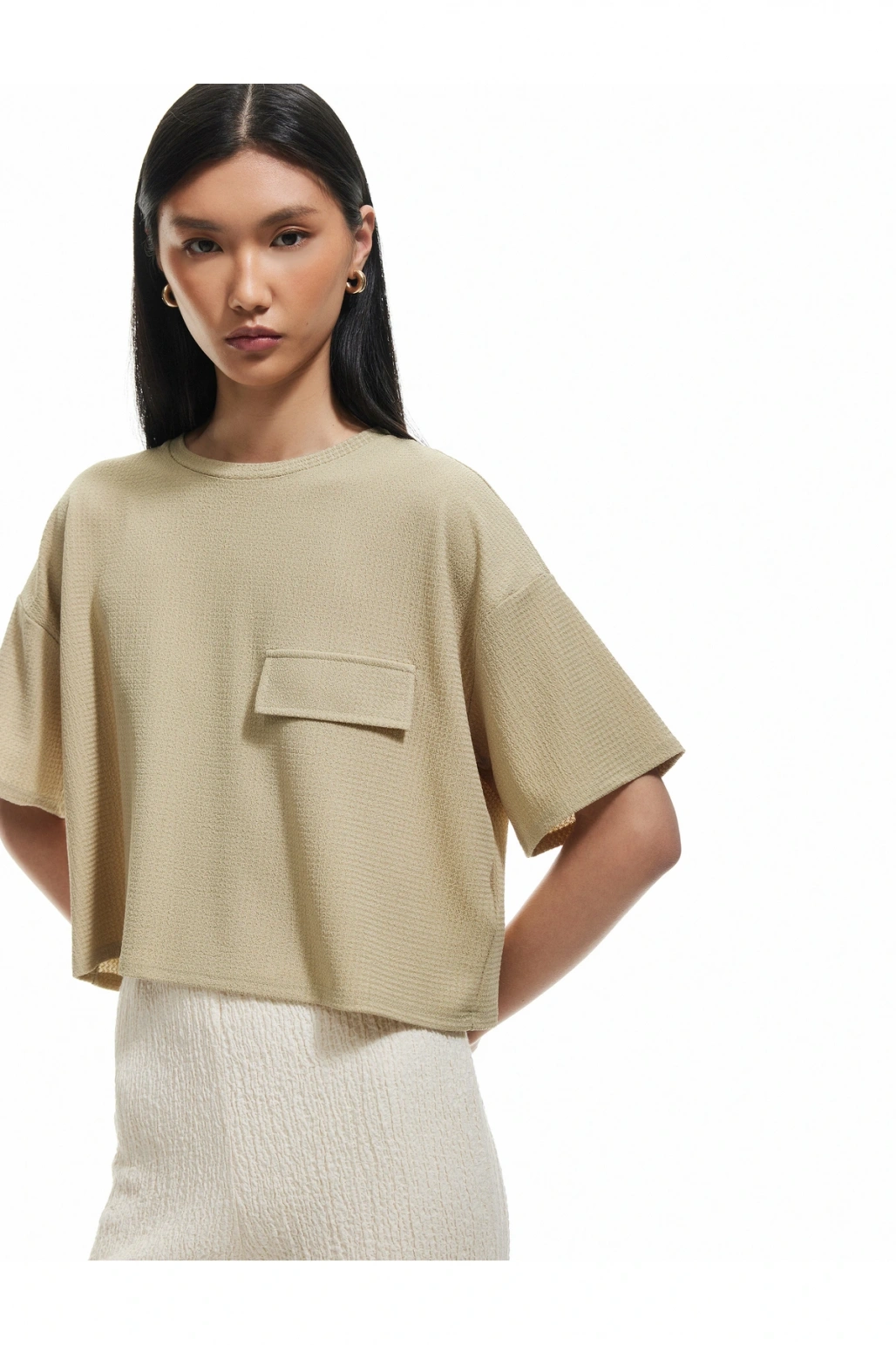 Aplike Detaylı Dokulu Bisiklet Yaka Kısa Kollu Tişört