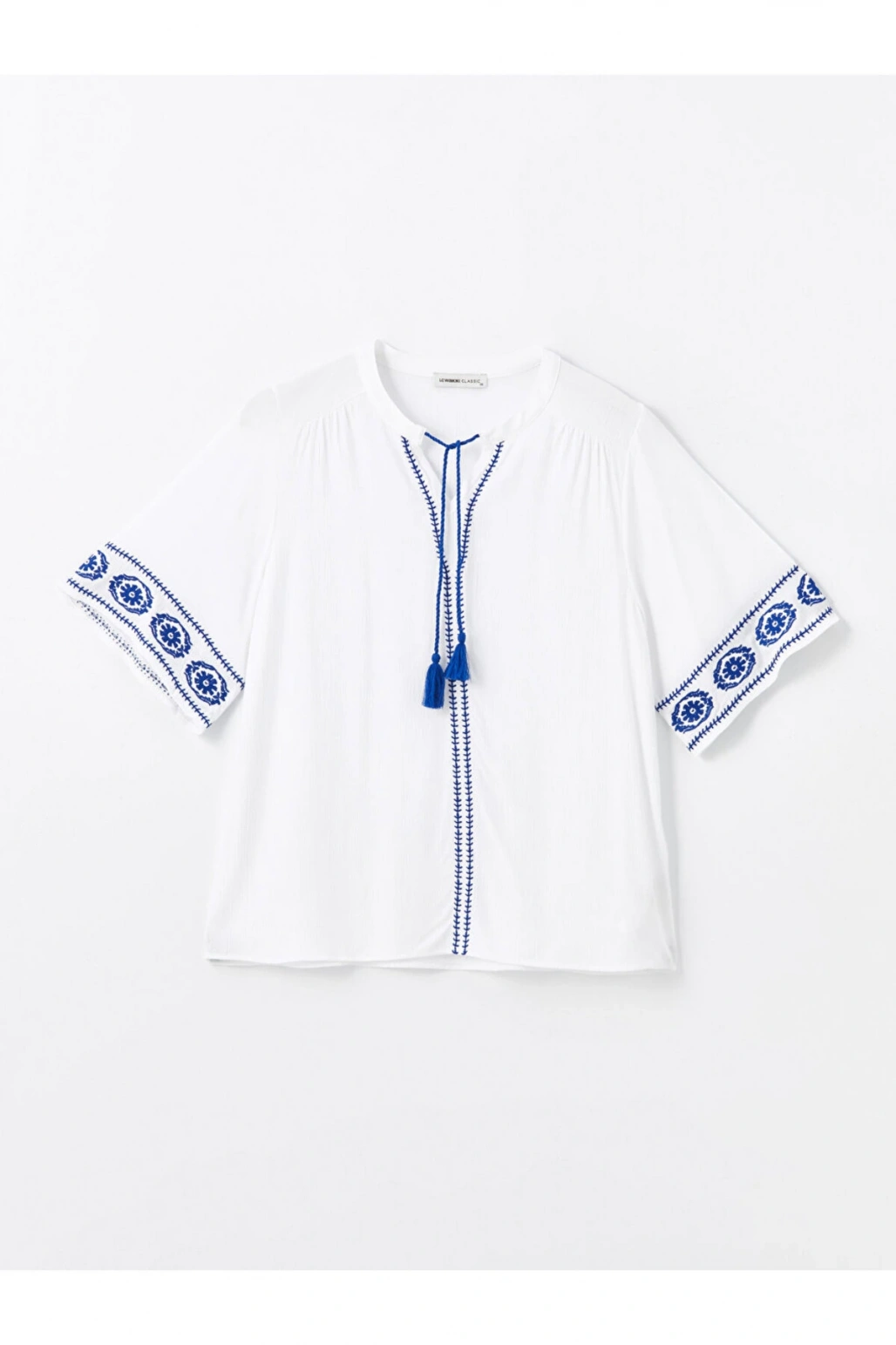 Bağlamalı Yaka Nakışlı Kadın Bluz