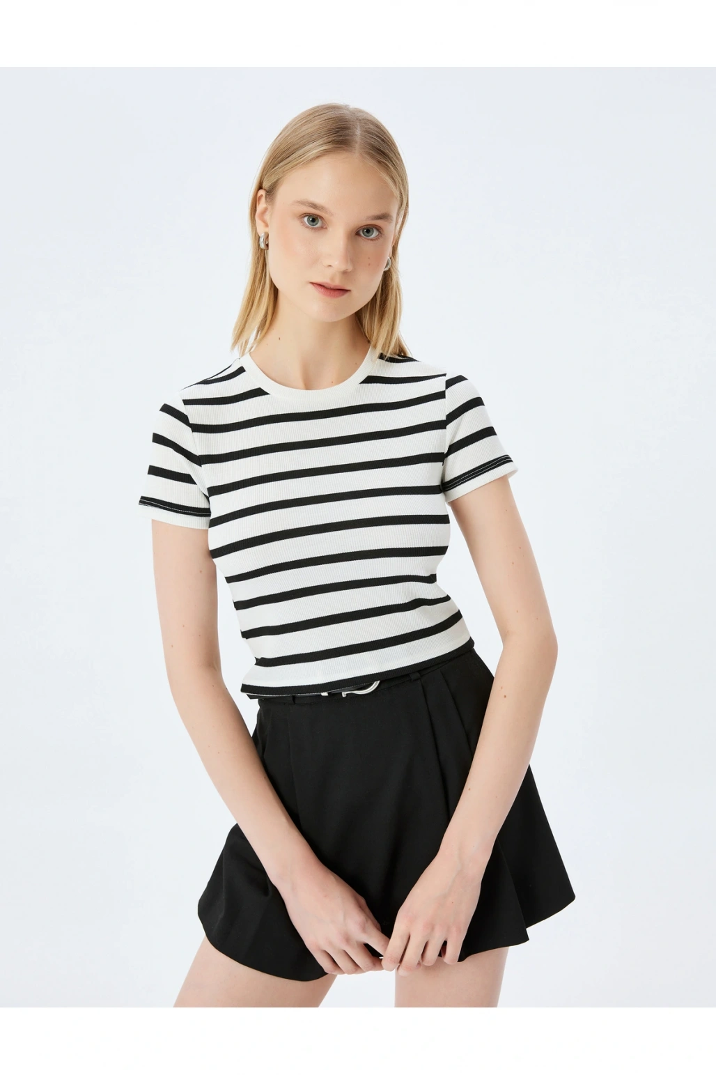 Basic Çizgili Bisiklet Yaka Kısa Kollu Kaşkorse Slim Fit Kadın Tişört