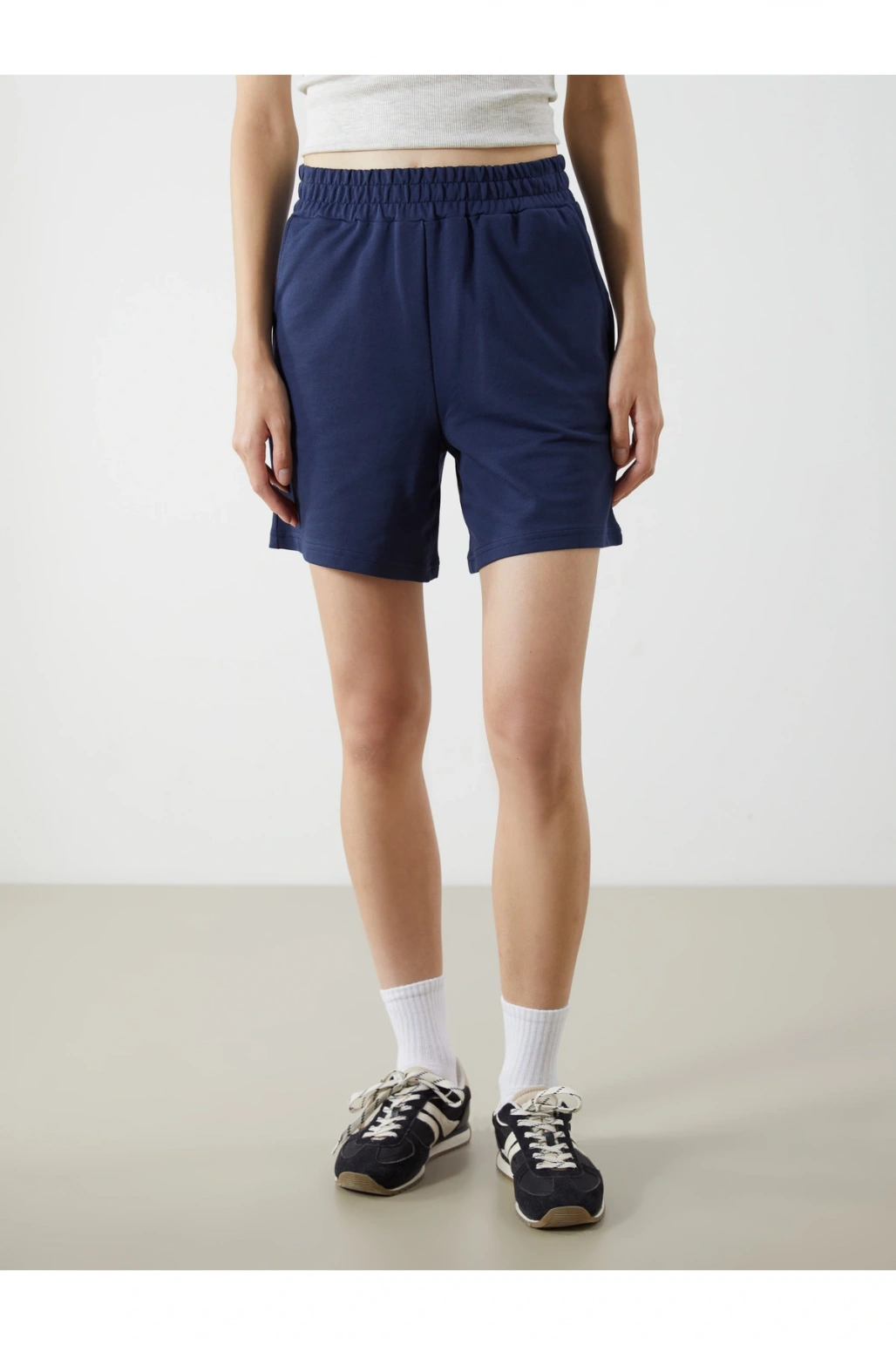 Beli Lastikli Kadın Şort