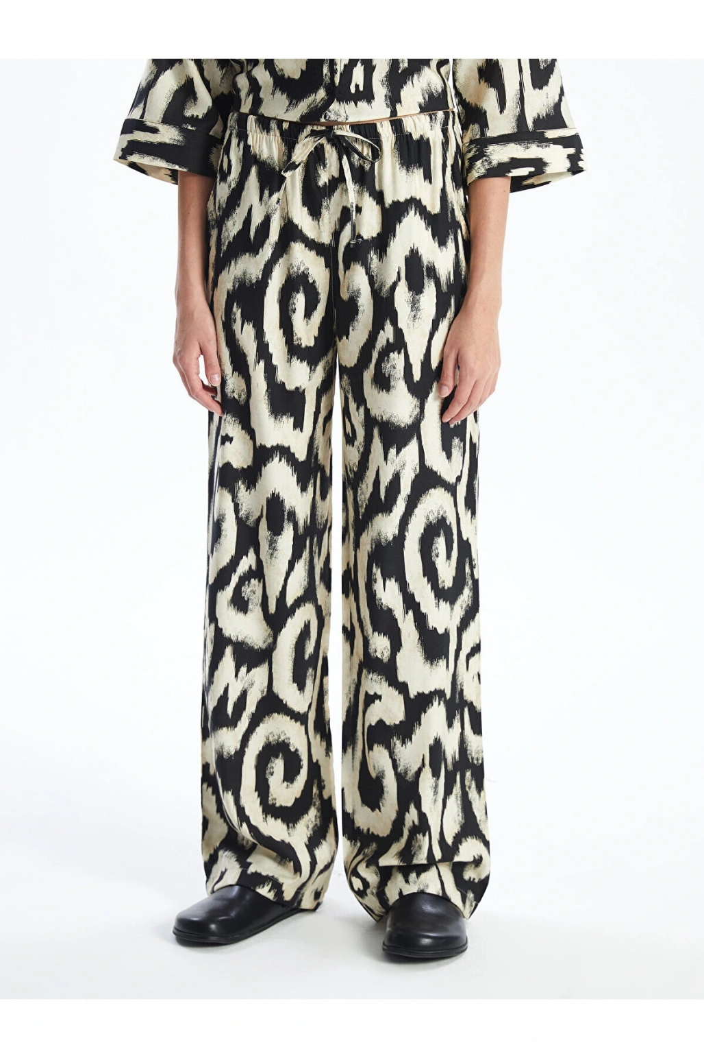 Beli Lastikli Rahat Kalıp Desenli Kadın Pantolon