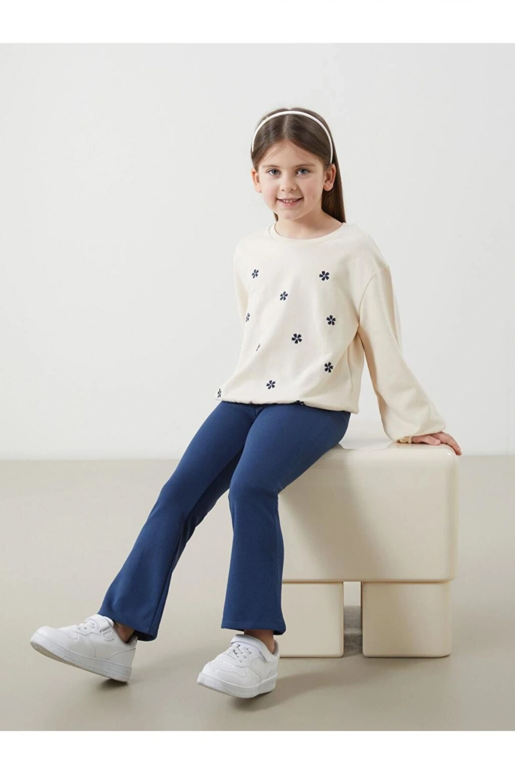 Bisiklet Yaka Çiçekli Kız Çocuk Sweatshirt ve Tayt Pantolon 2li