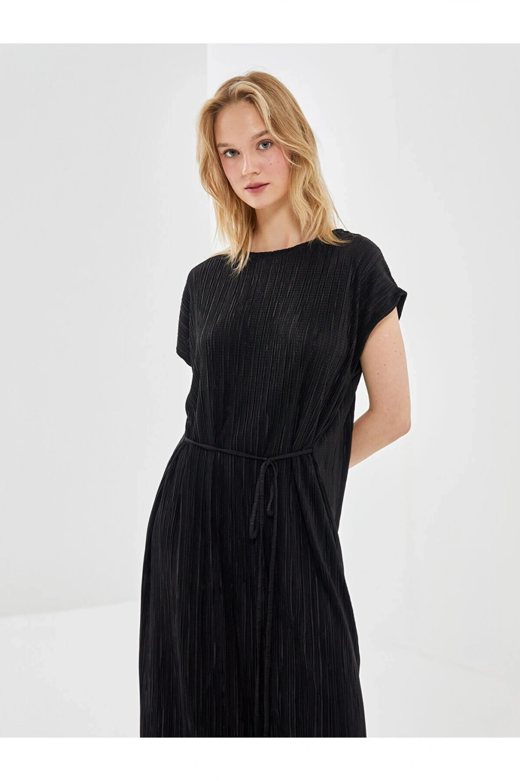 Bisiklet Yaka Dokulu Kadın Elbise