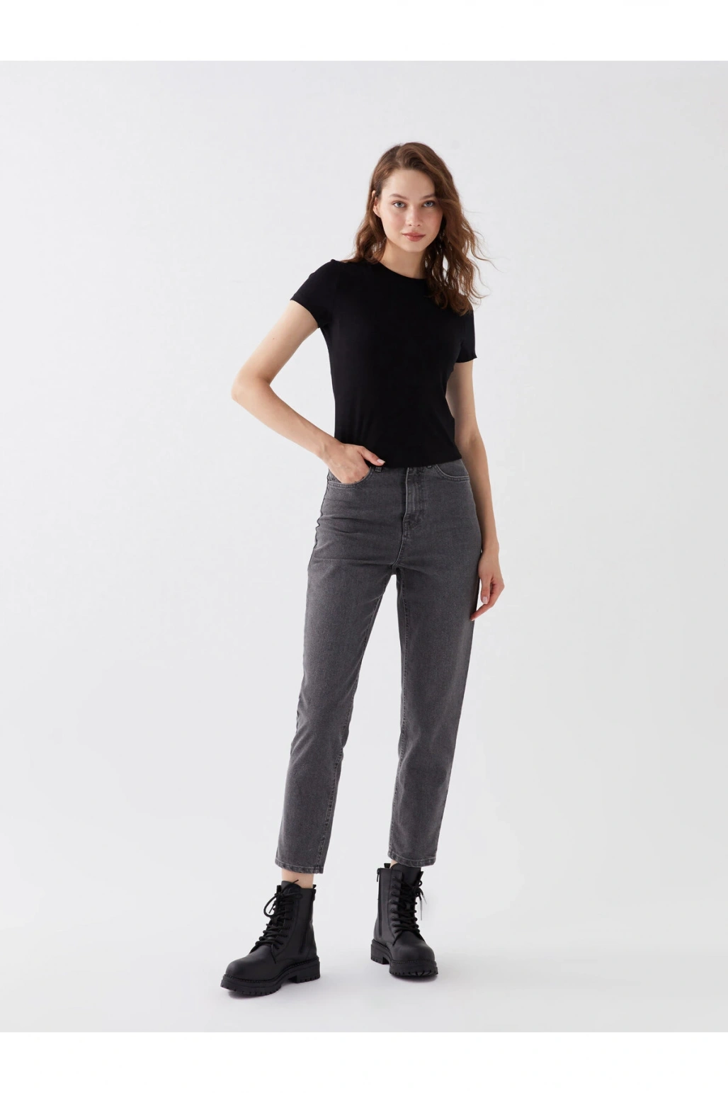 Bisiklet Yaka Düz Kısa Kollu Kadın Tişört