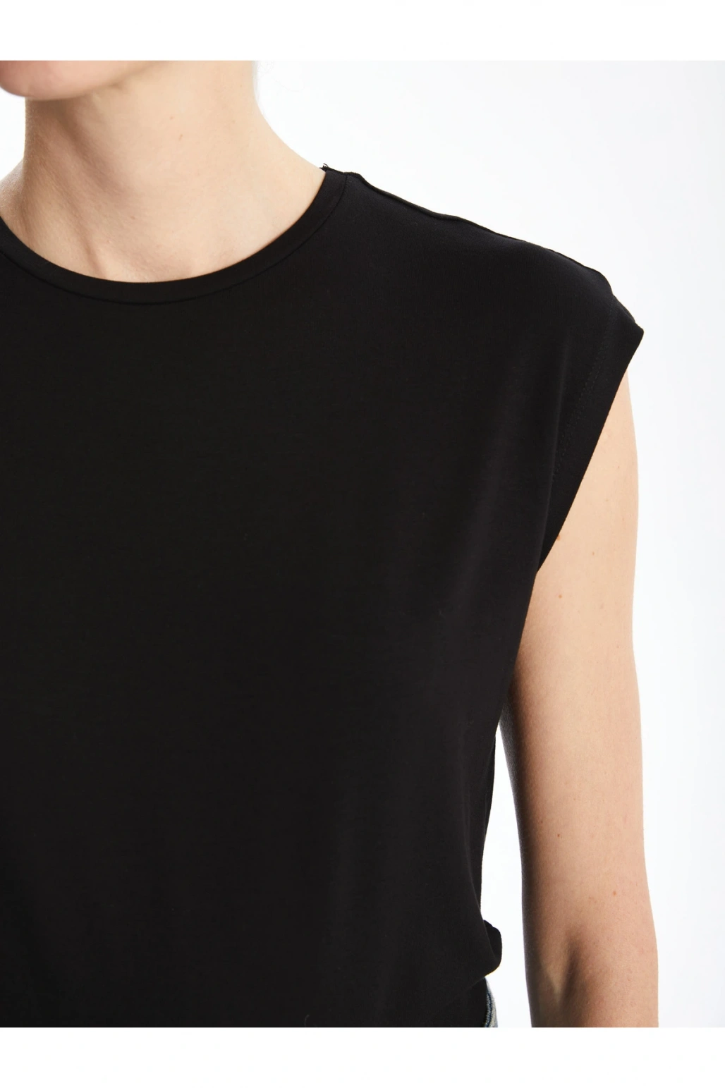 Bisiklet Yaka Kadın Tişört