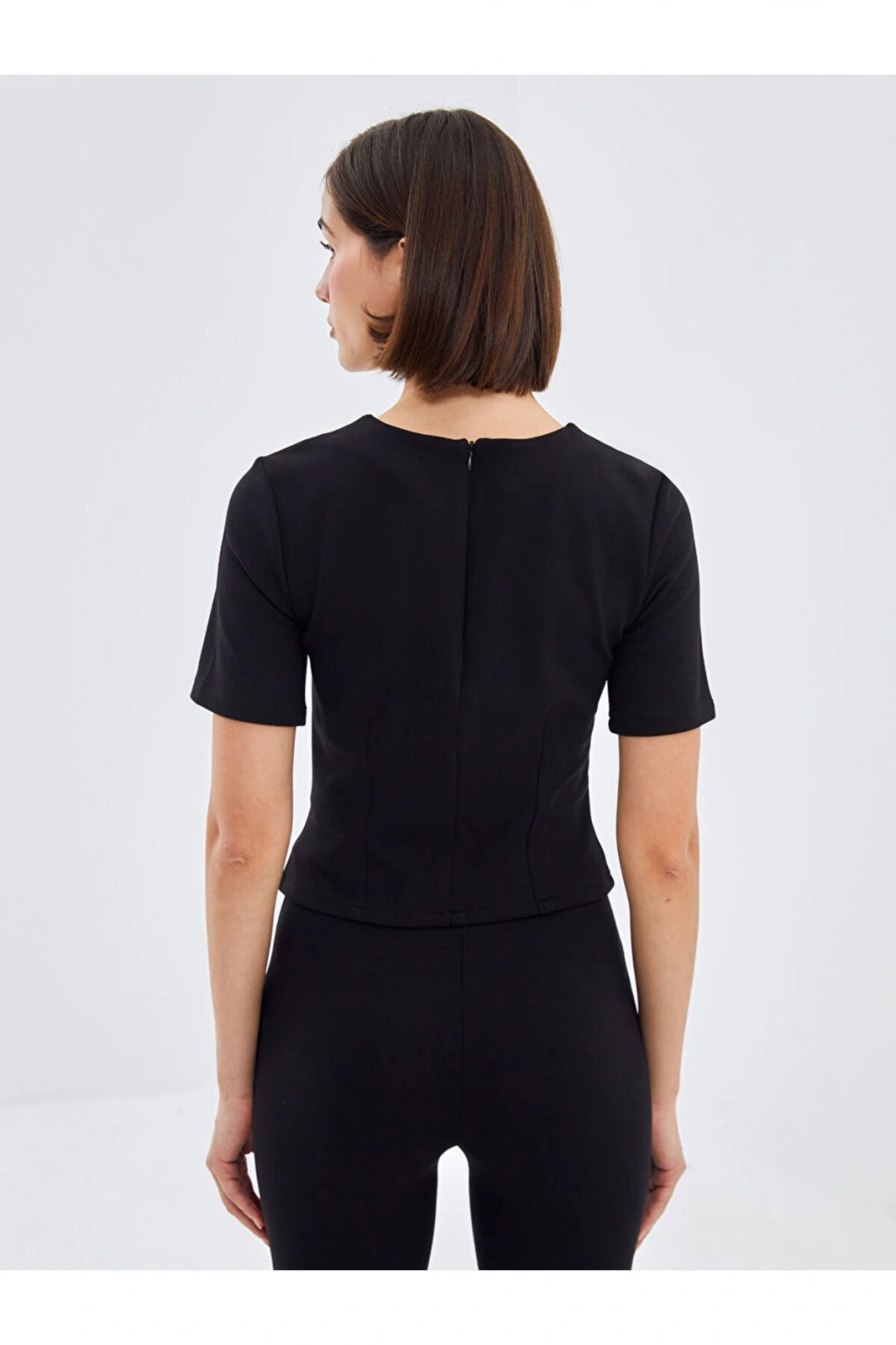 Bisiklet Yaka Kadın Tişört