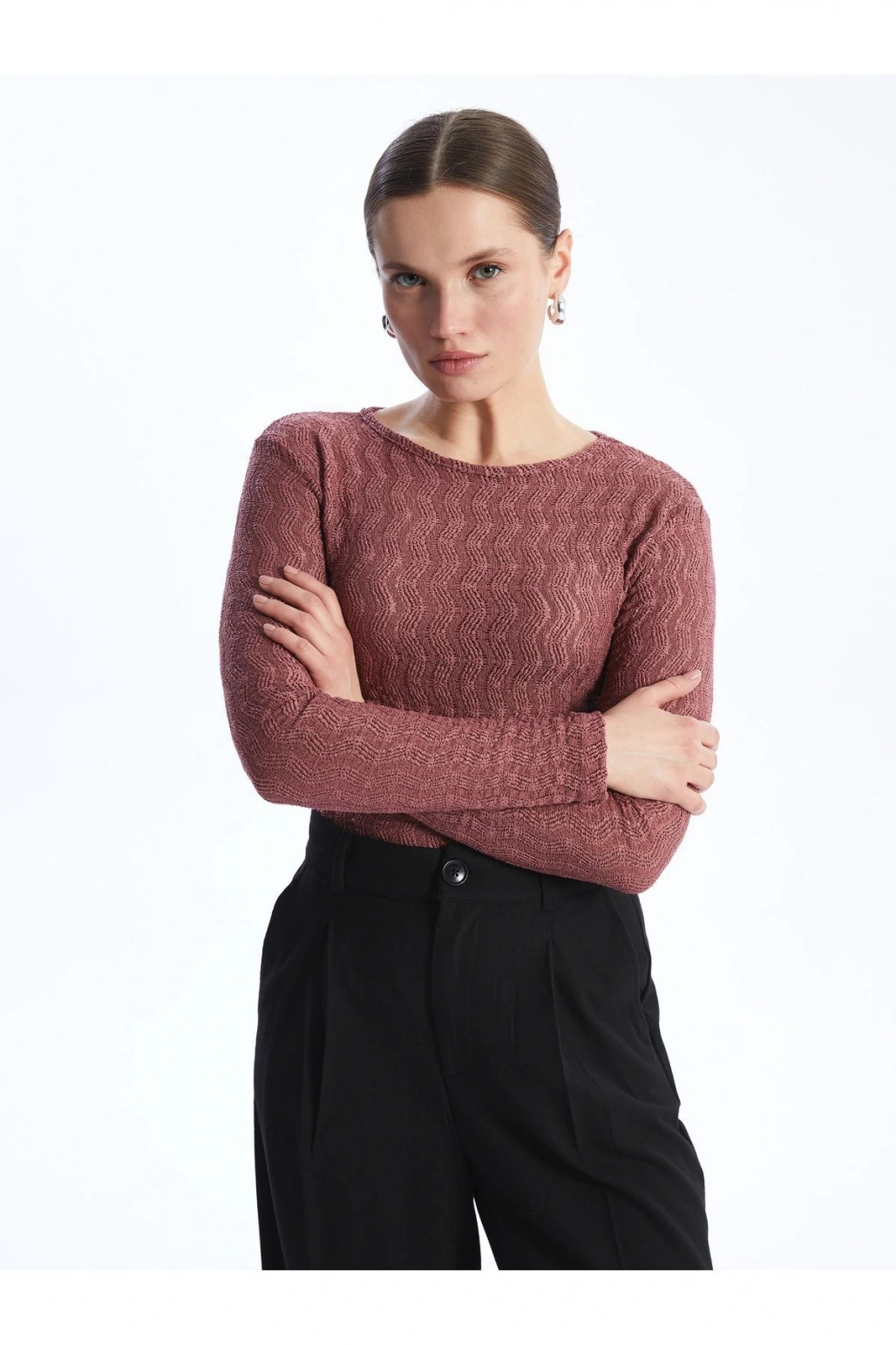 Bisiklet Yaka Kendinden Desenli Uzun Kollu Kadın Tişört