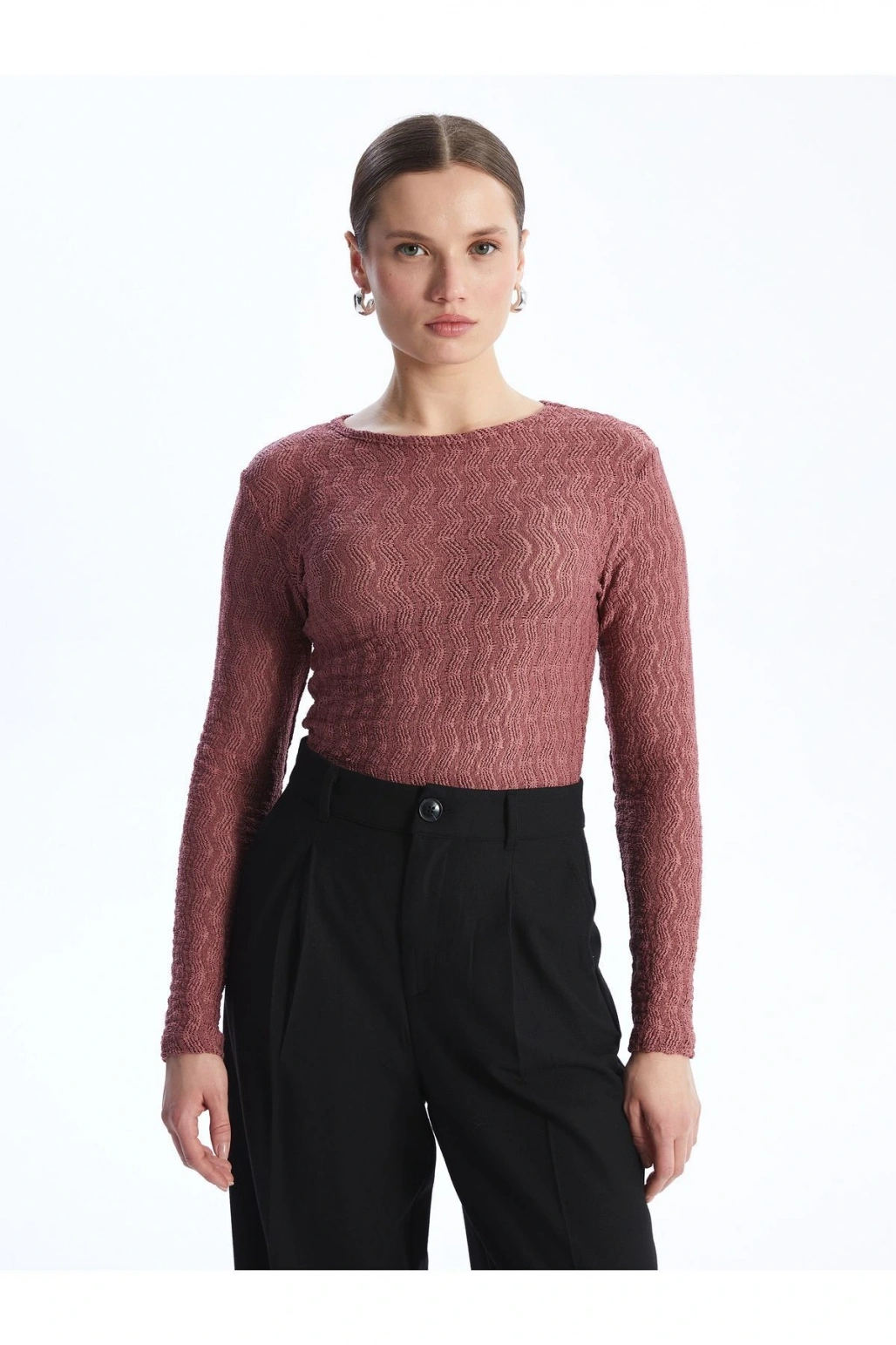 Bisiklet Yaka Kendinden Desenli Uzun Kollu Kadın Tişört