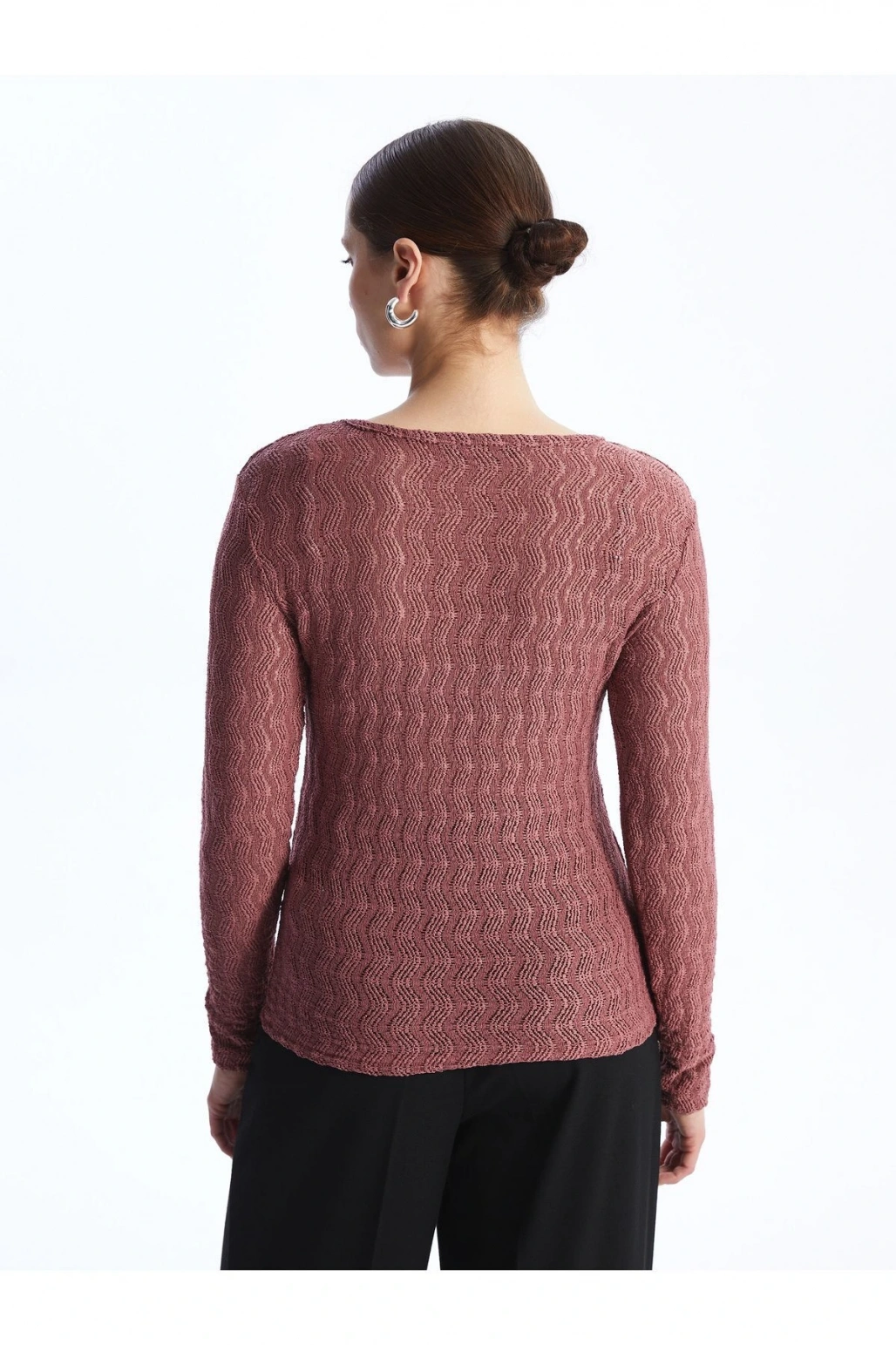 Bisiklet Yaka Kendinden Desenli Uzun Kollu Kadın Tişört