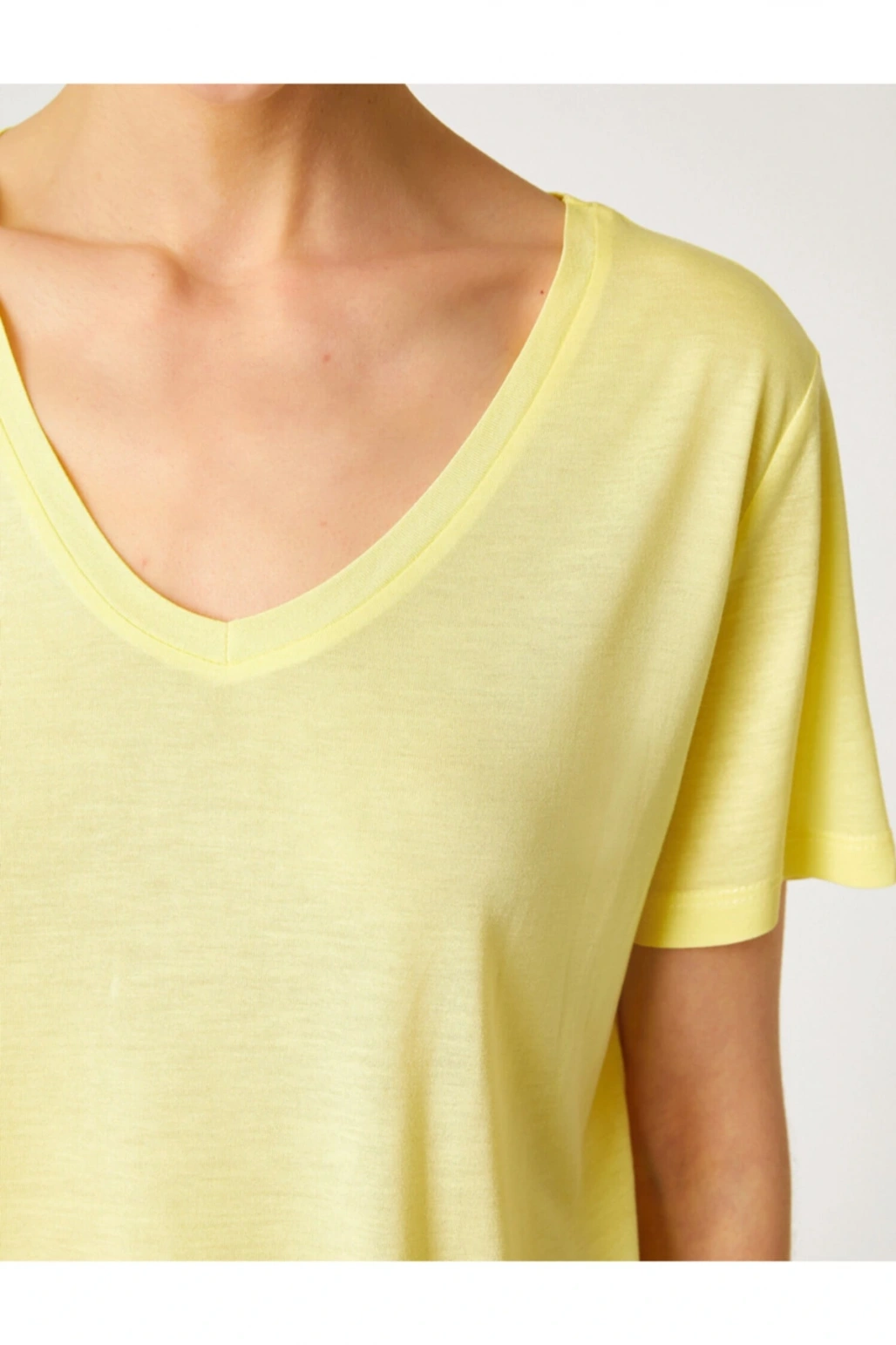 Bisiklet Yaka Kısa Kollu Basic Tişört