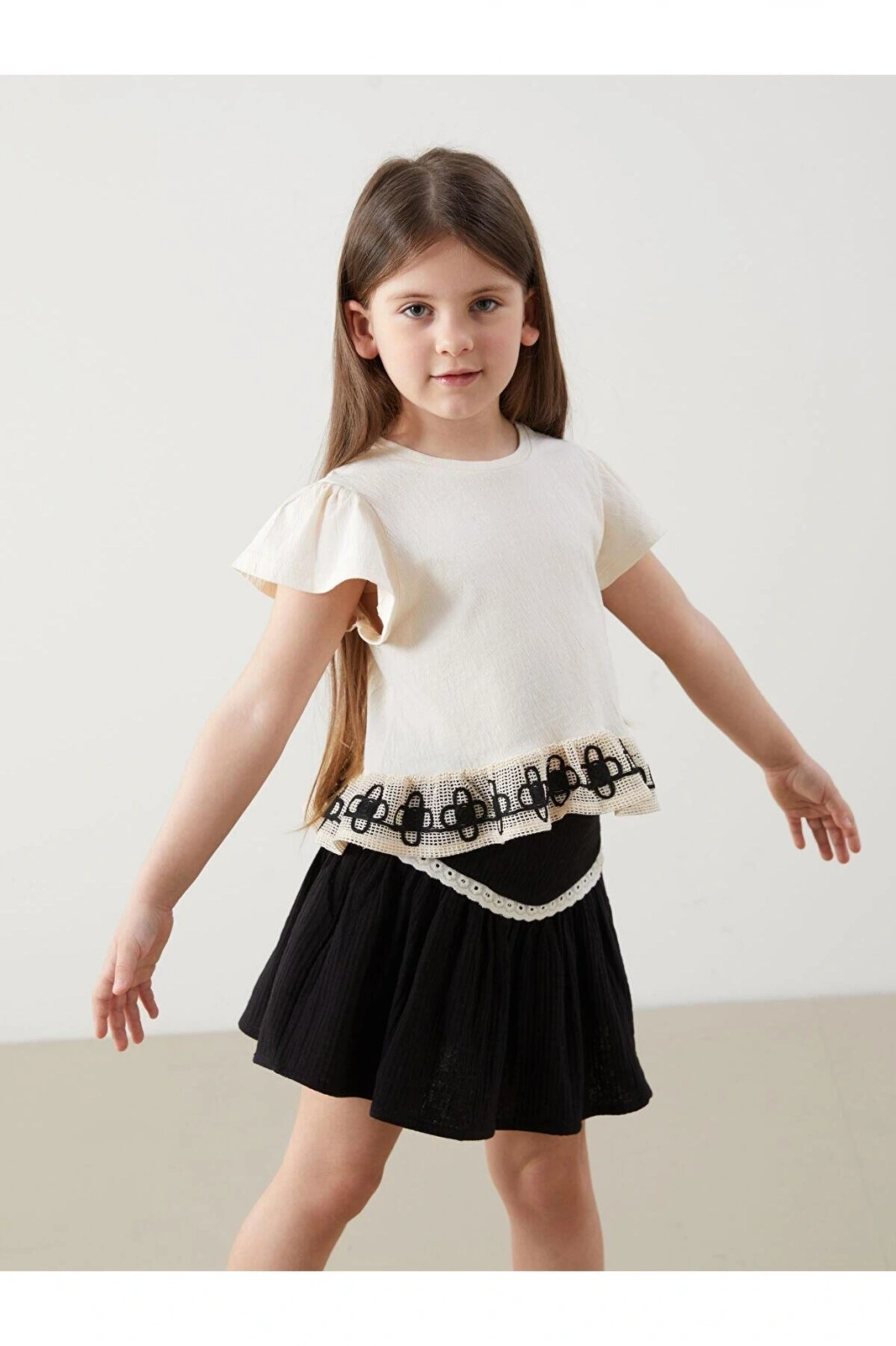 Bisiklet Yaka Nakışlı Kız Bebek Tişört (S5)