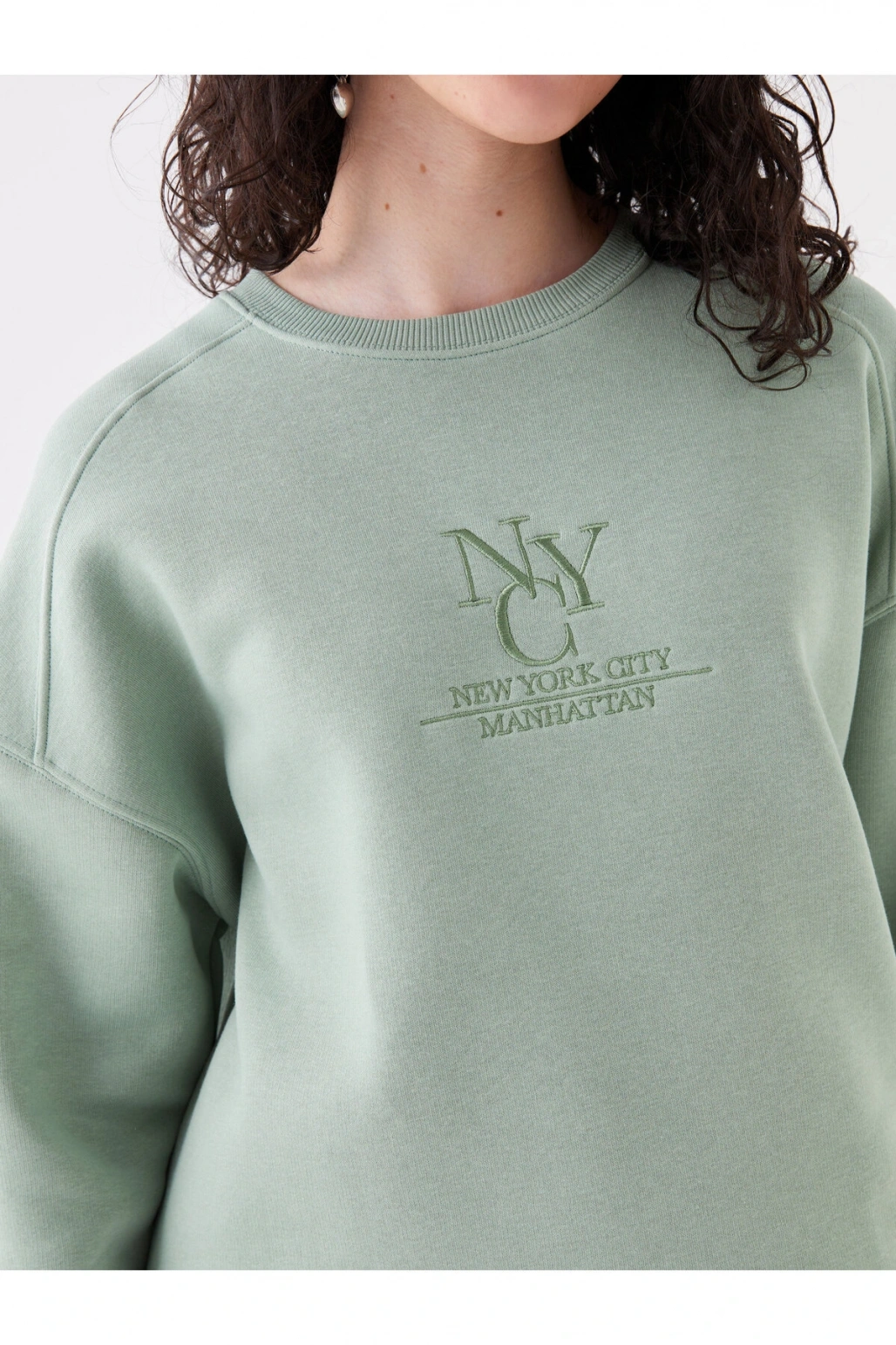 Bisiklet Yaka Nakışlı Uzun Kollu Oversize Kadın Sweatshirt