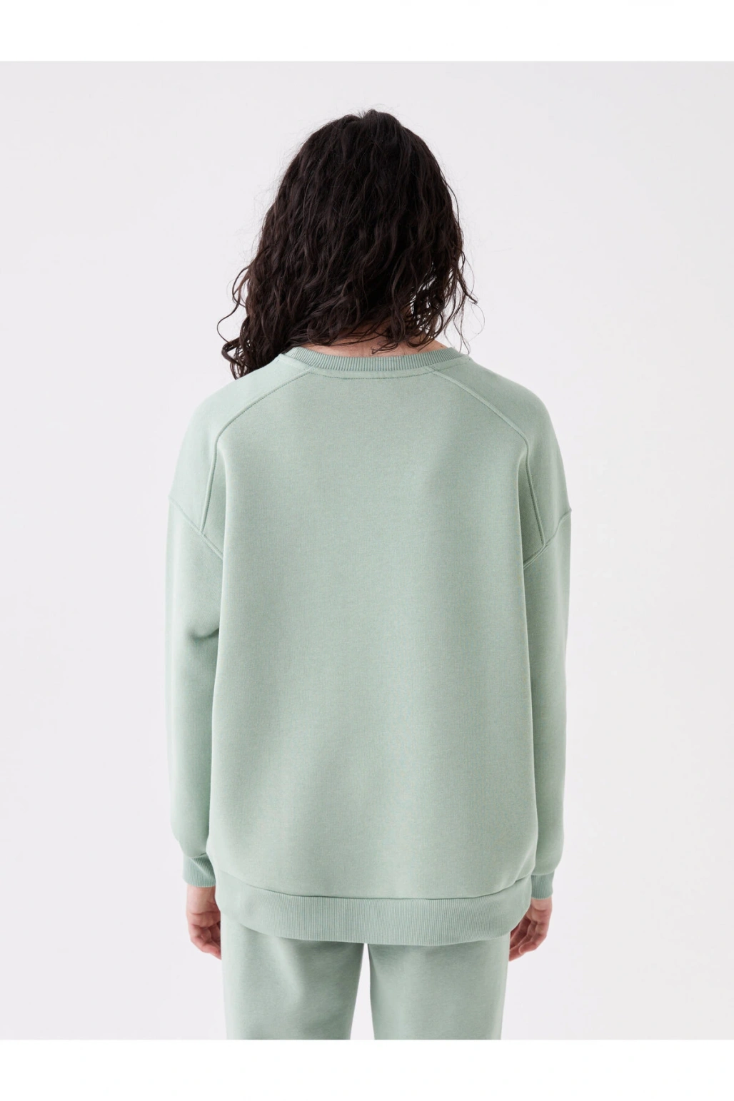 Bisiklet Yaka Nakışlı Uzun Kollu Oversize Kadın Sweatshirt