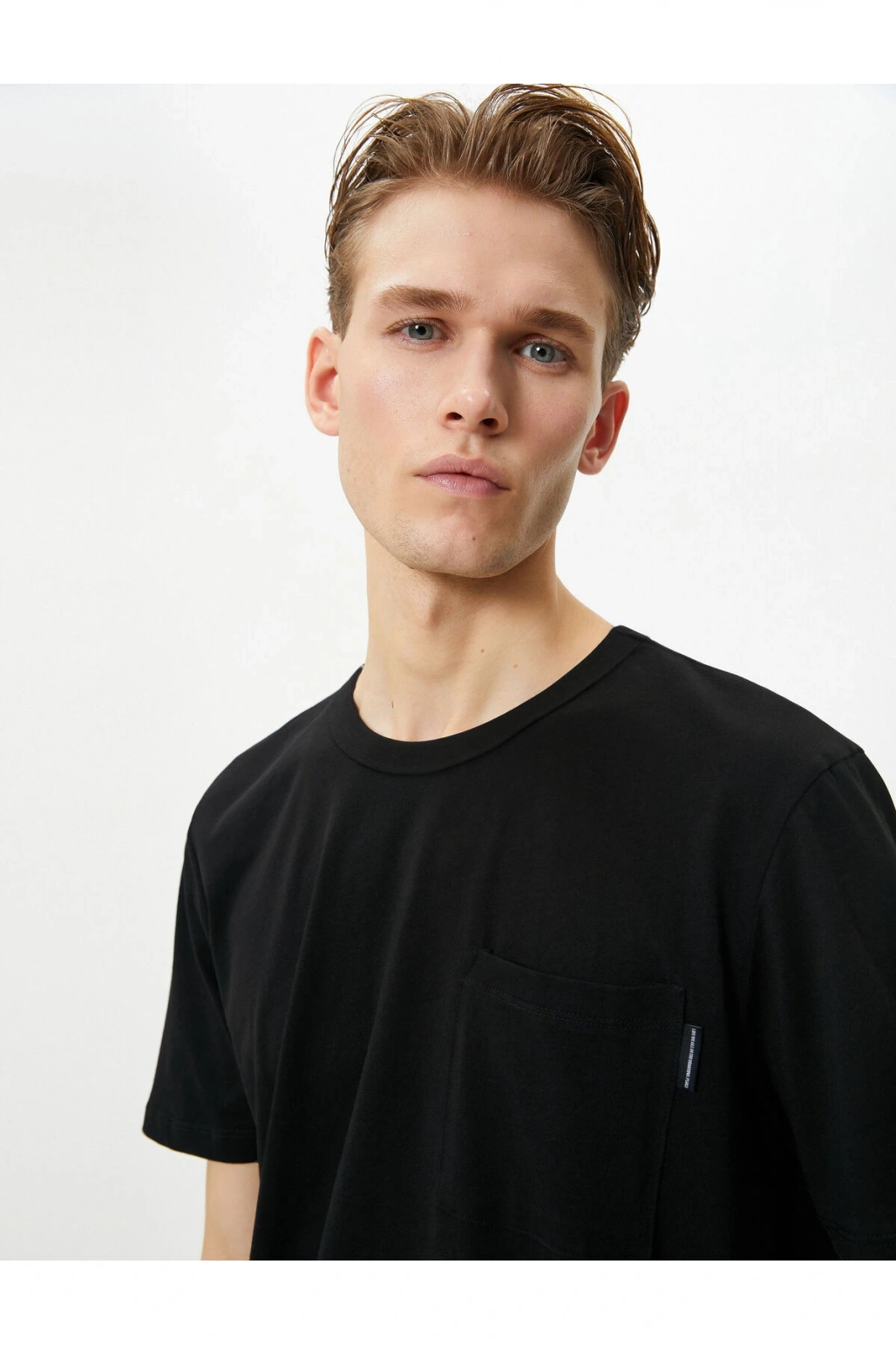 Bisiklet Yaka Tişört Cep Detaylı Kısa Kollu Pamuklu