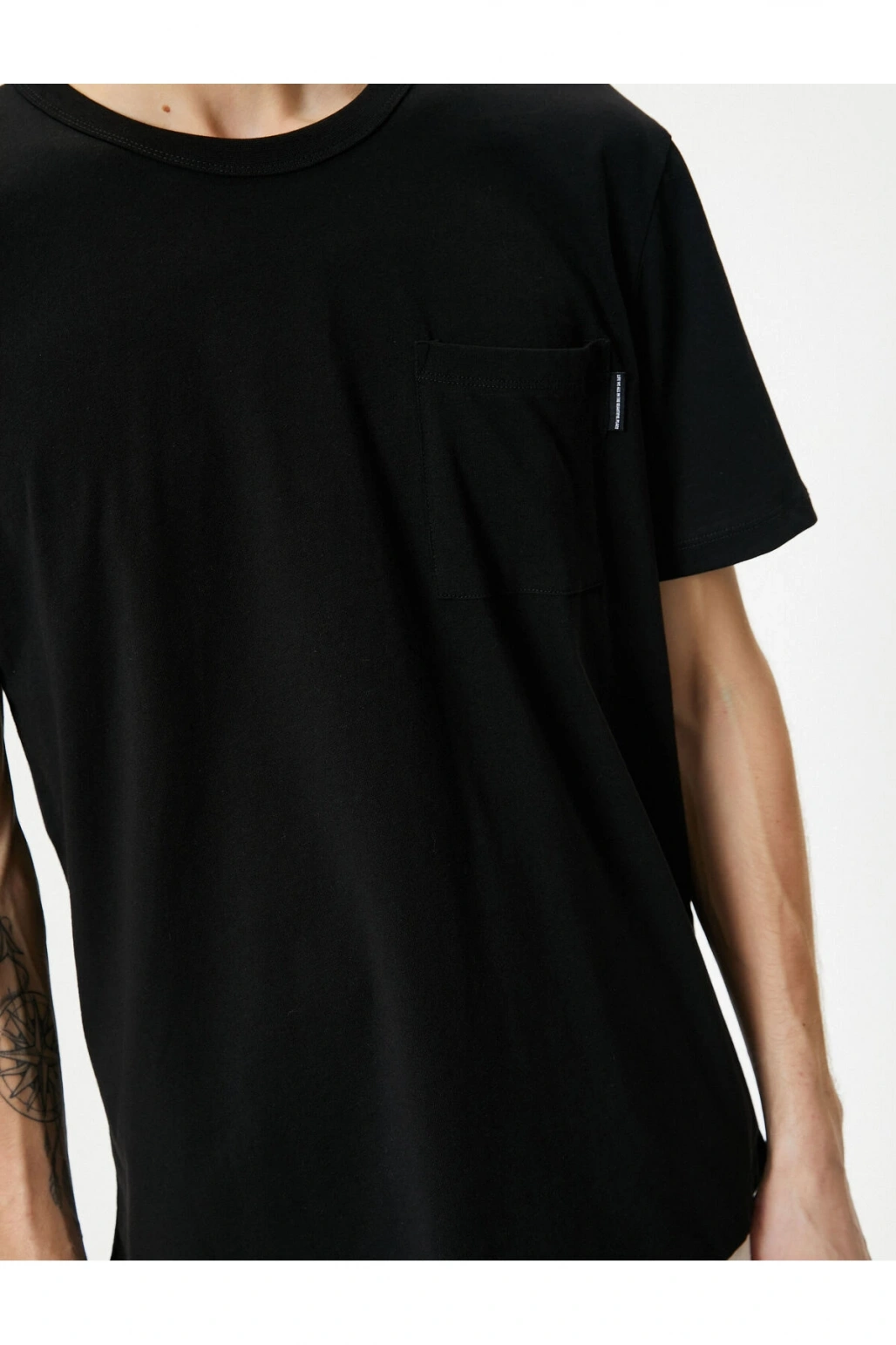 Bisiklet Yaka Tişört Cep Detaylı Kısa Kollu Pamuklu