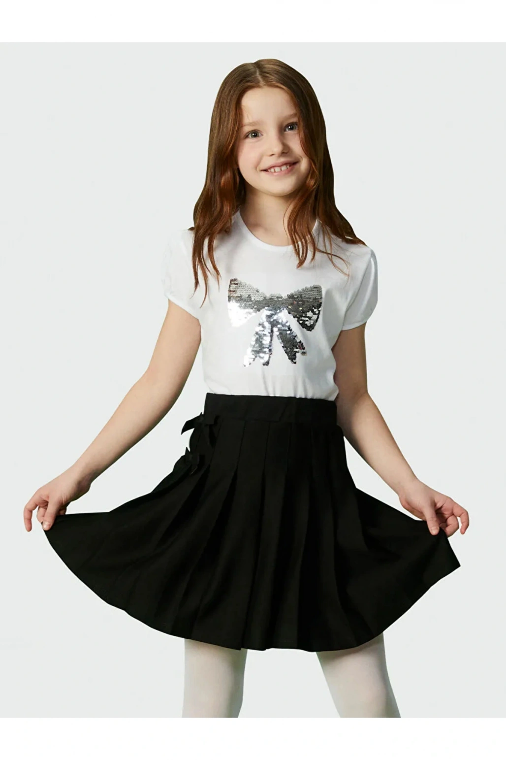 Buxe Beyazı LCW Kids Beyaz Bisiklet Yaka Çift Yönlü Payetli Kız Çocuk Tişört