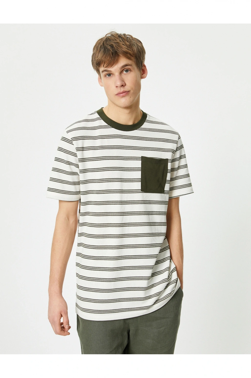 Cep Detaylı Tişört Bisiklet Yaka Kısa Kollu