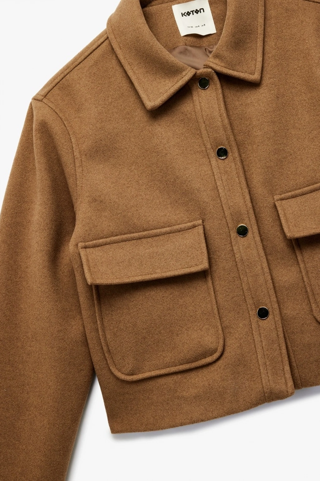 Cepli Düğmeli Uzun Kollu Kısa Kaşe Ceket