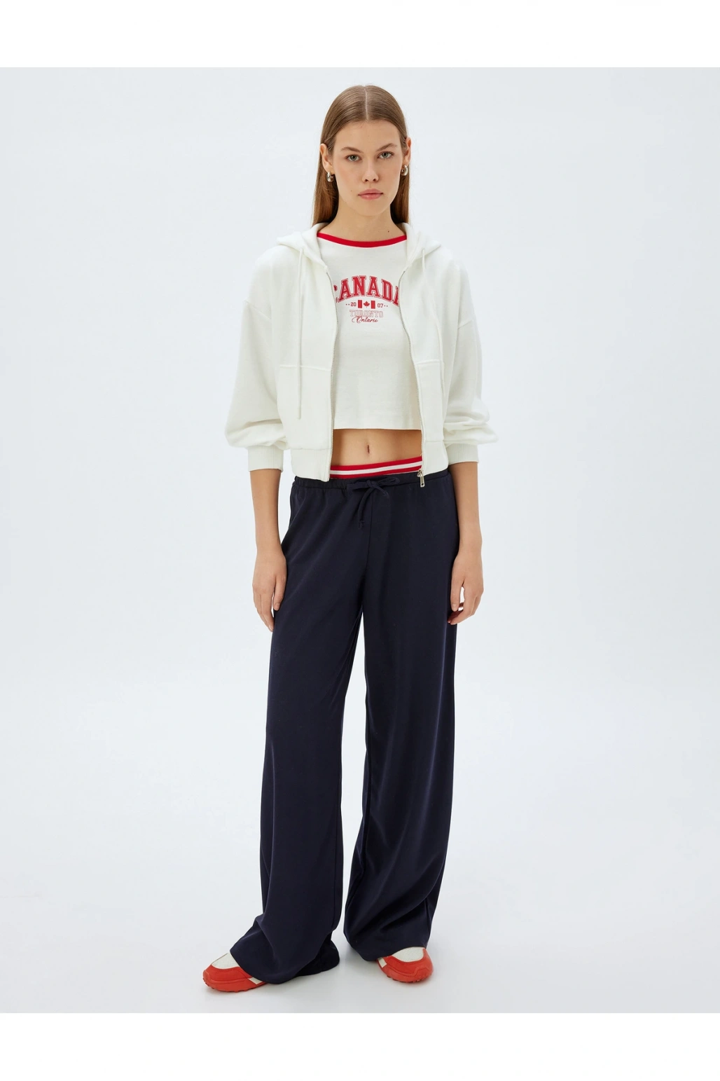 Cepli Uzun Kollu Crop Kapüşonlu Fermuarlı Sweatshirt