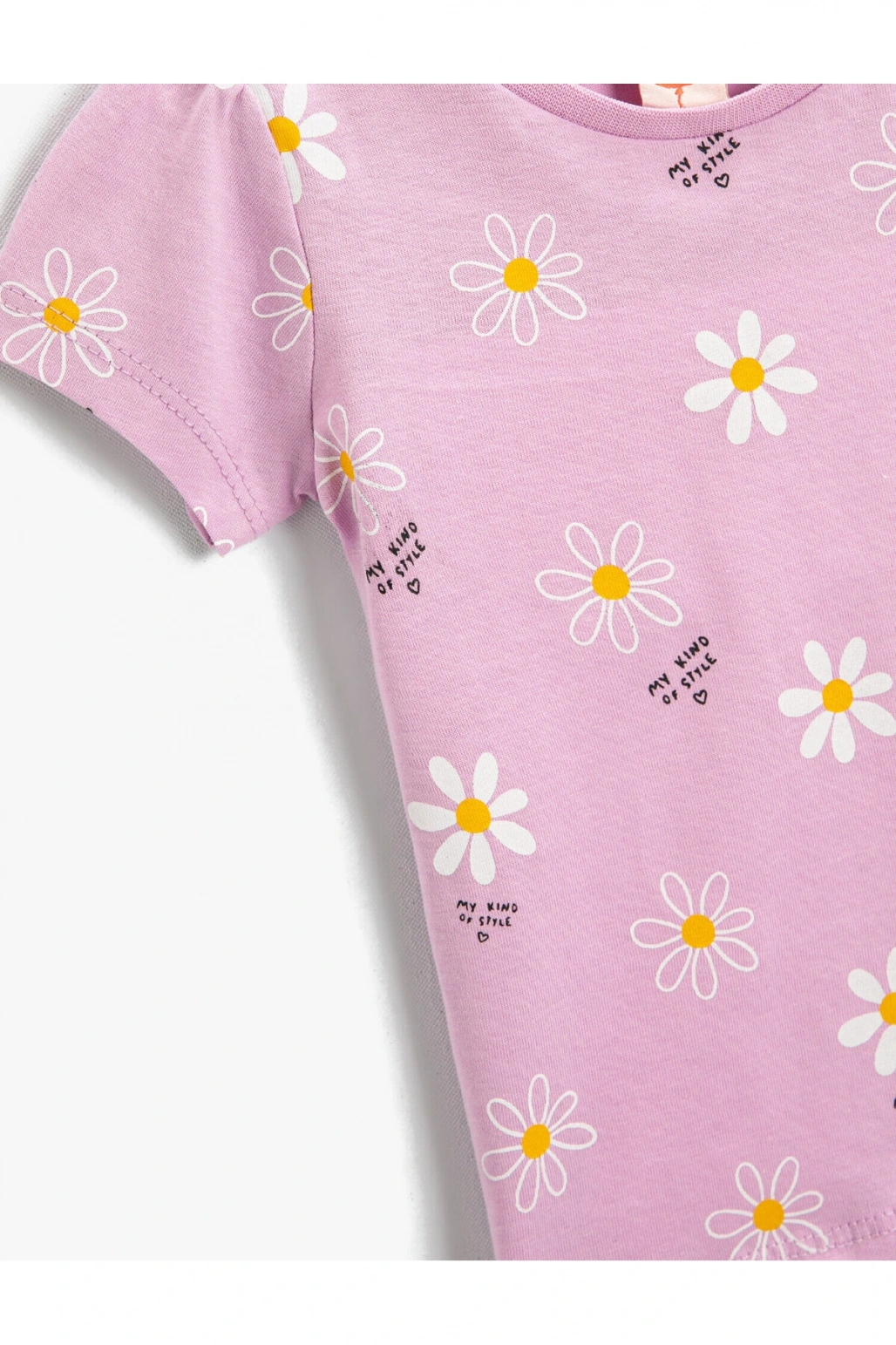 Çiçek Baskılı Kısa Kollu Tişört