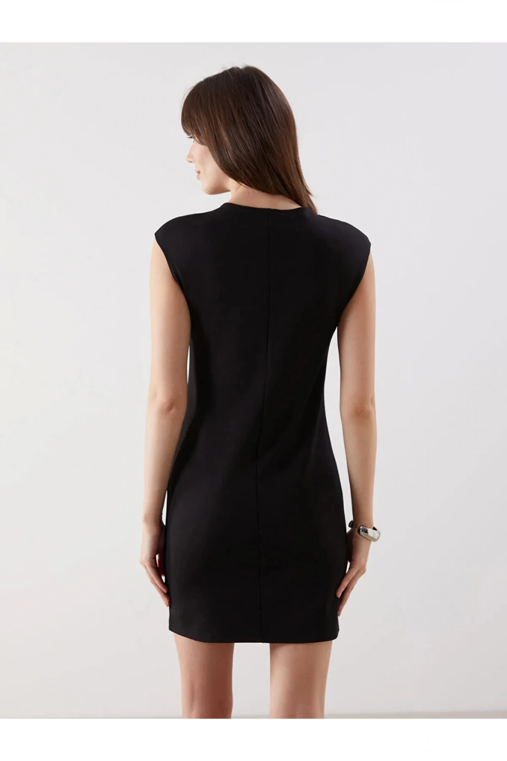 Comfort Siyah Bisiklet Yaka Zincir Detaylı Ekstra Dar Mini Elbise