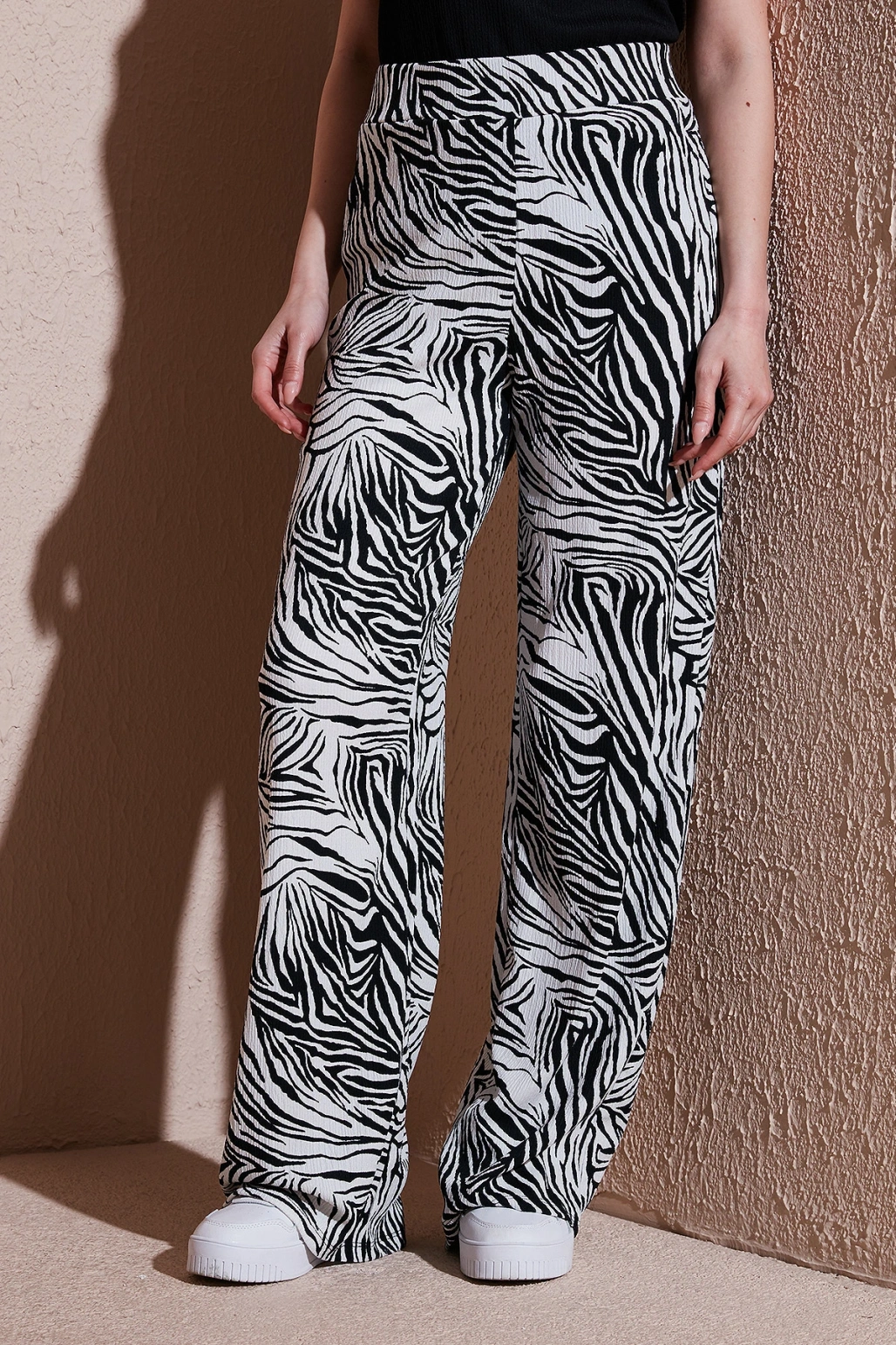 Desenli Regular Fit Yüksek Bel Bol Paça Pantolon PANTOLON 25Y0179K1