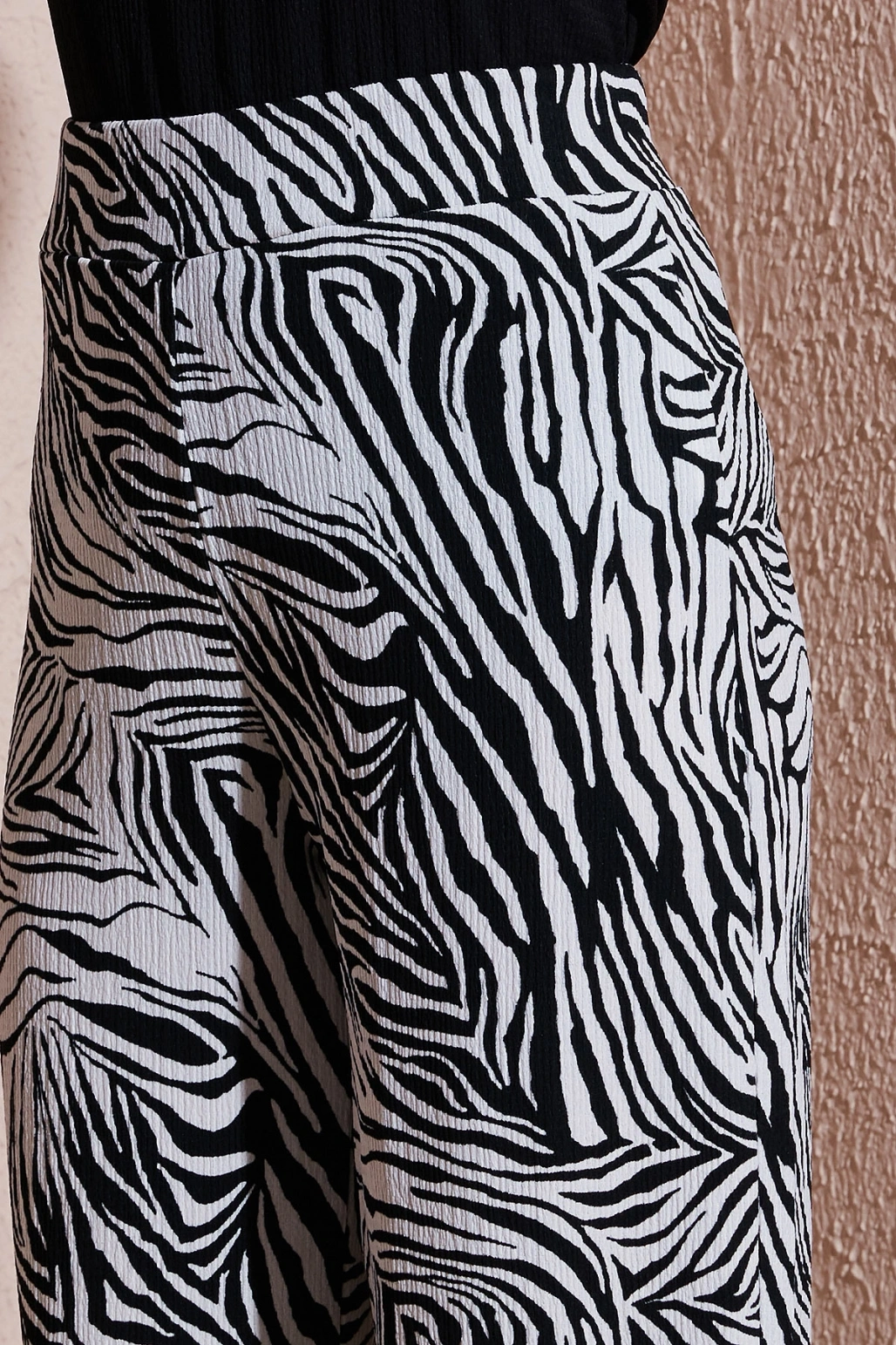 Desenli Regular Fit Yüksek Bel Bol Paça Pantolon PANTOLON 25Y0179K1