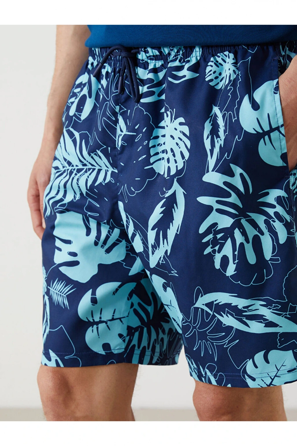 Diz Hizası Boy Desenli Erkek Deniz Şortu