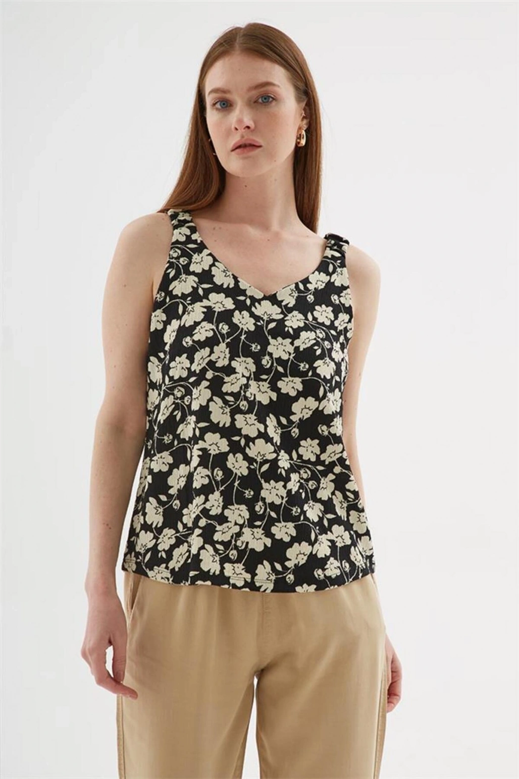 Fashion Friends V Yaka Desenli Bluz Siyah