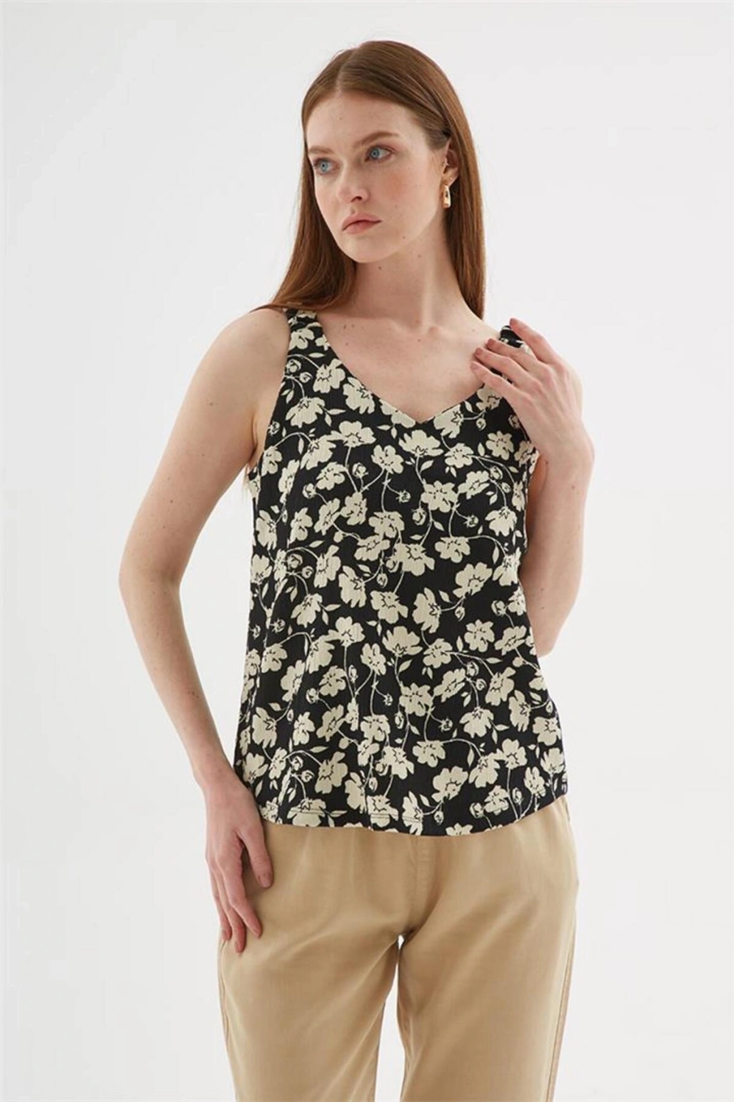 Fashion Friends V Yaka Desenli Bluz Siyah