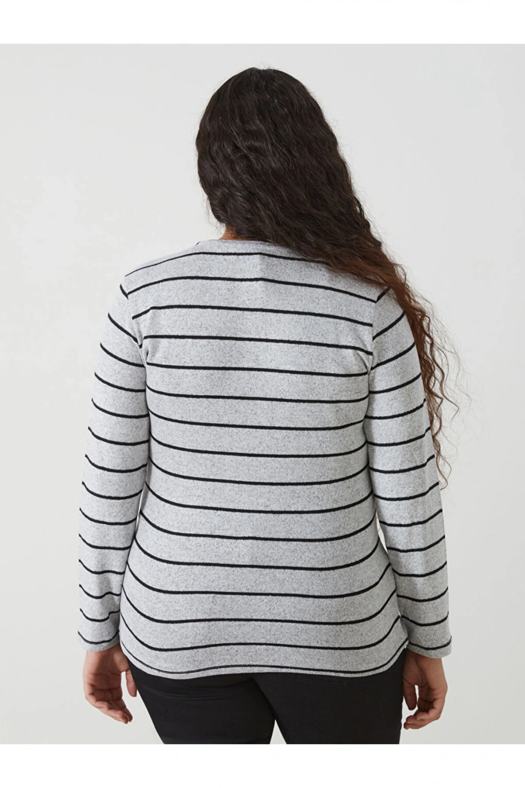 Gri Bisiklet Yaka Çizgili Kadın Tişört