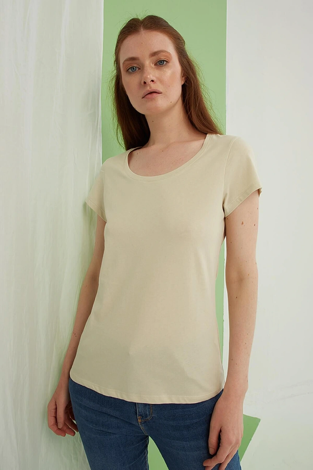 Havuz Yaka T-shirt Bej