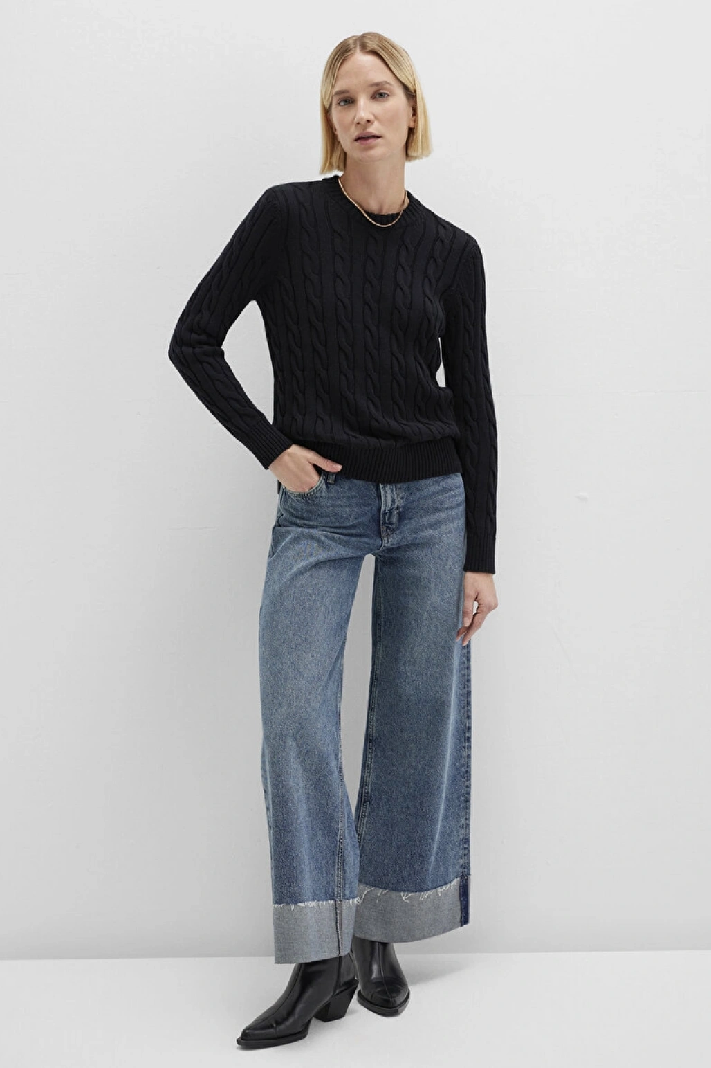 İpek Karışımlı Bisiklet Yaka Siyah Kazak