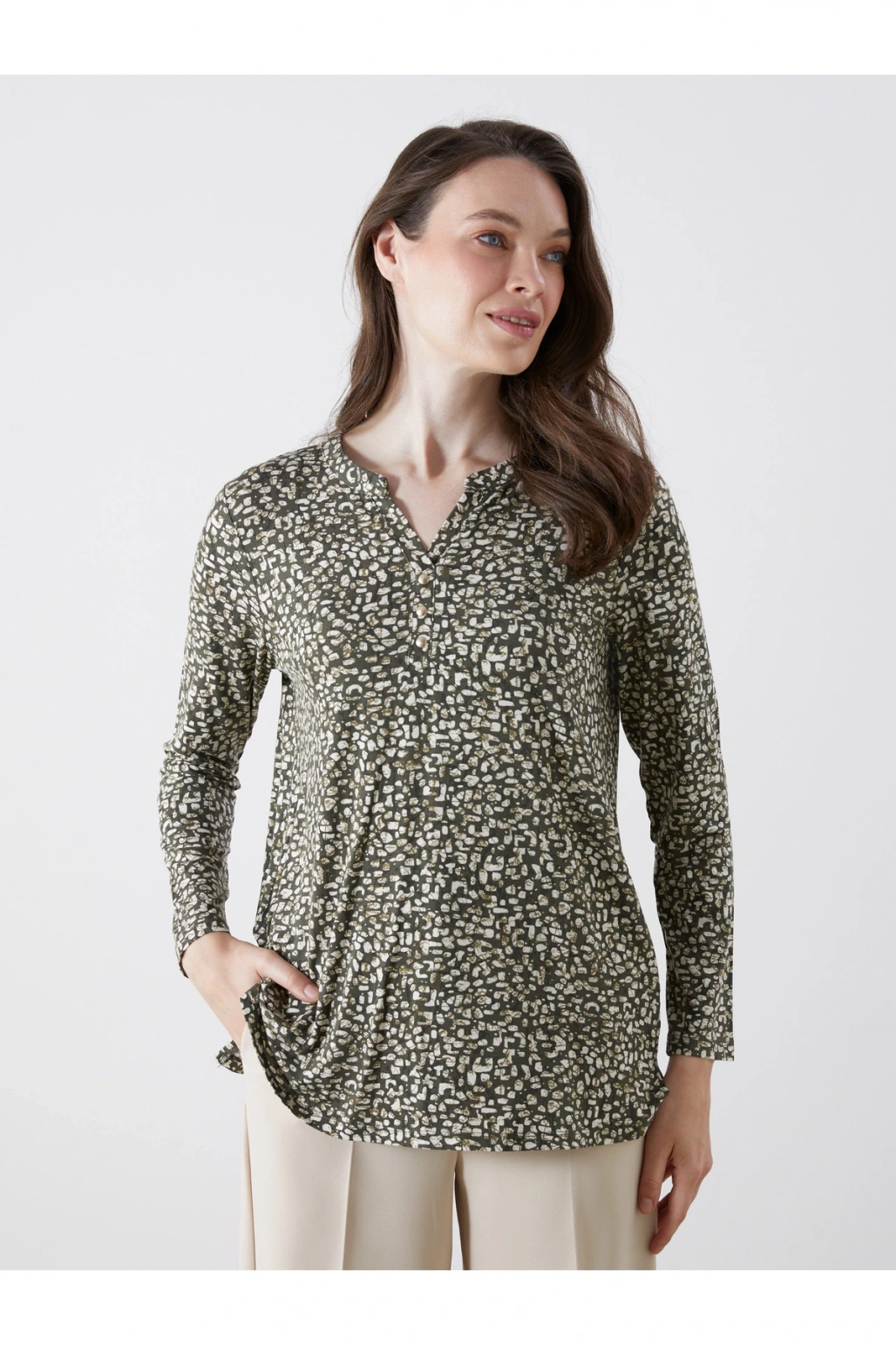 Kaçık Yaka Desenli Bluz