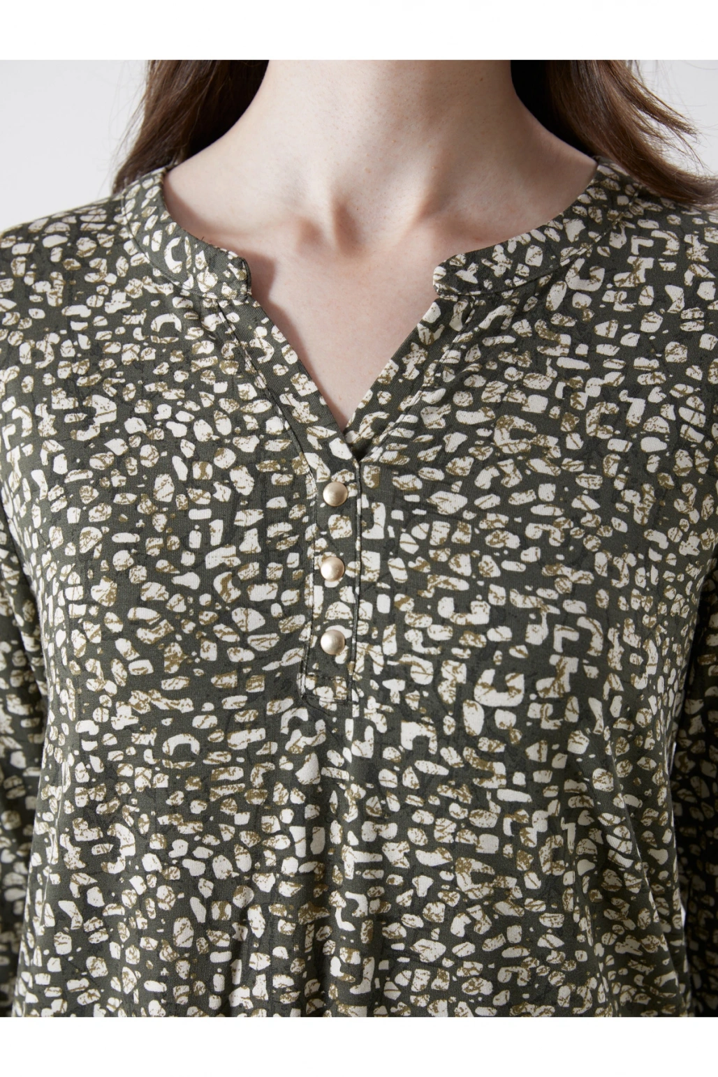 Kaçık Yaka Desenli Bluz