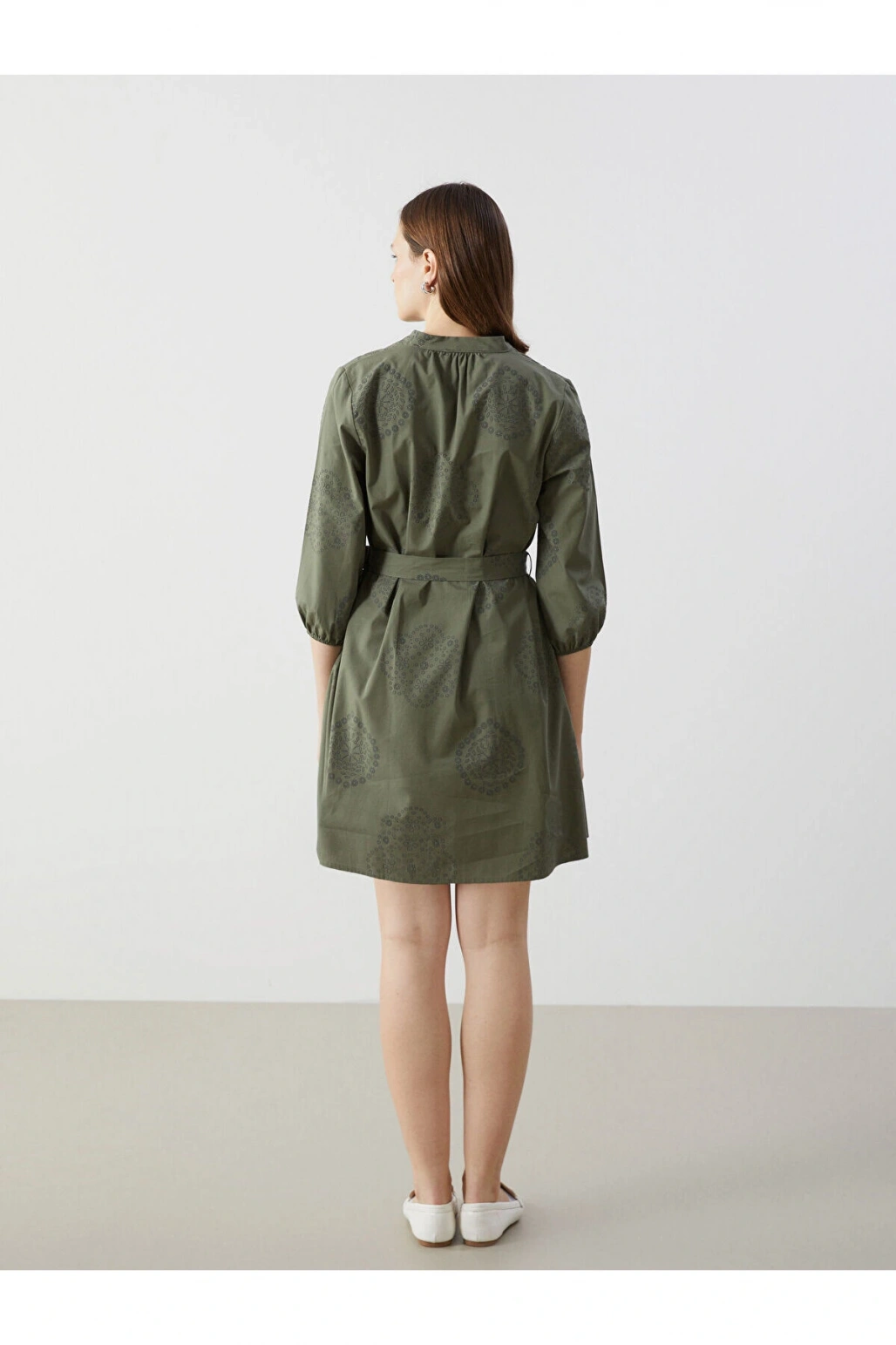 Kaçık Yaka Nakışlı Kadın Elbise