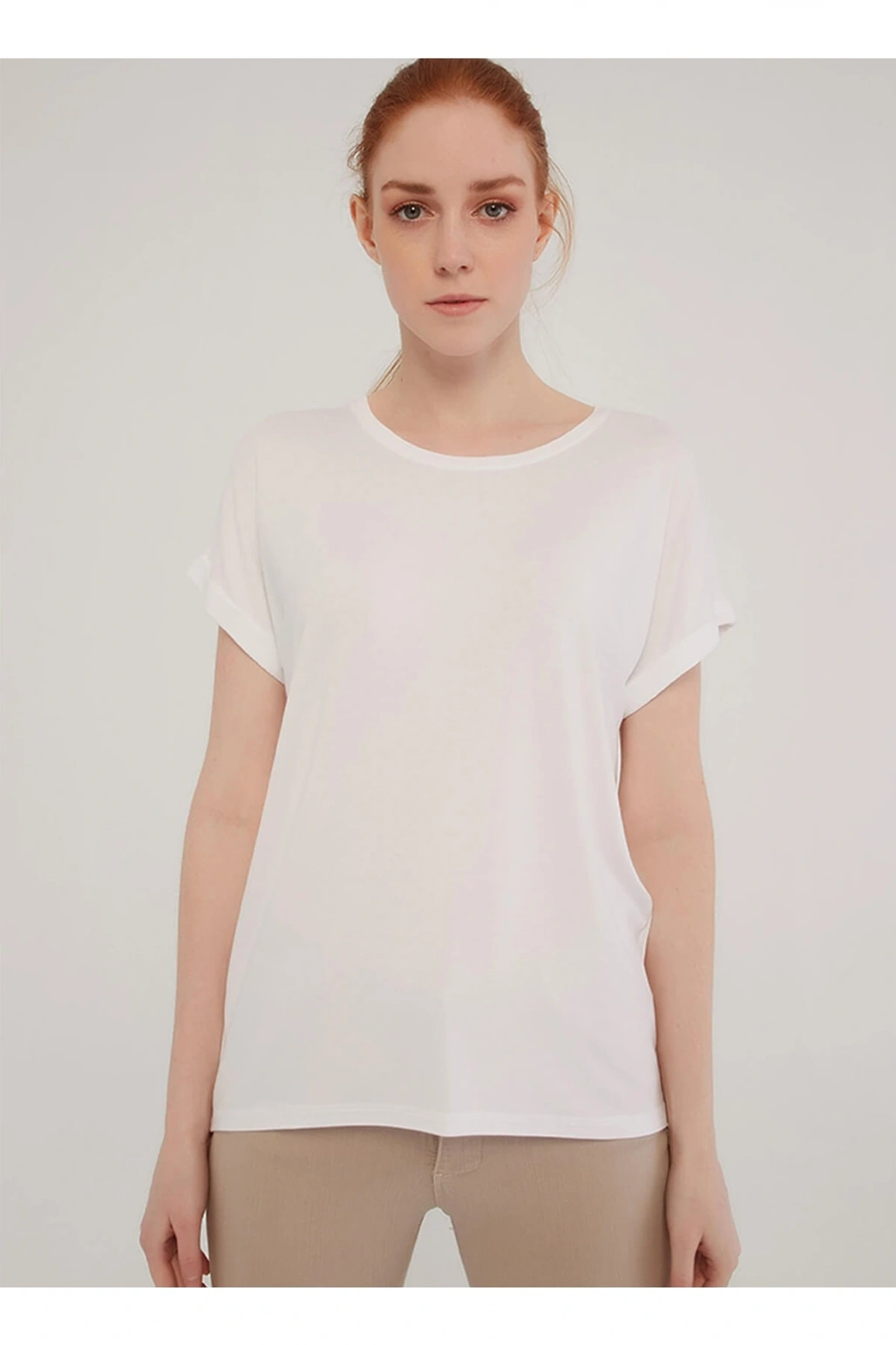 Kadın Beyaz Bisiklet Yaka T-shirt