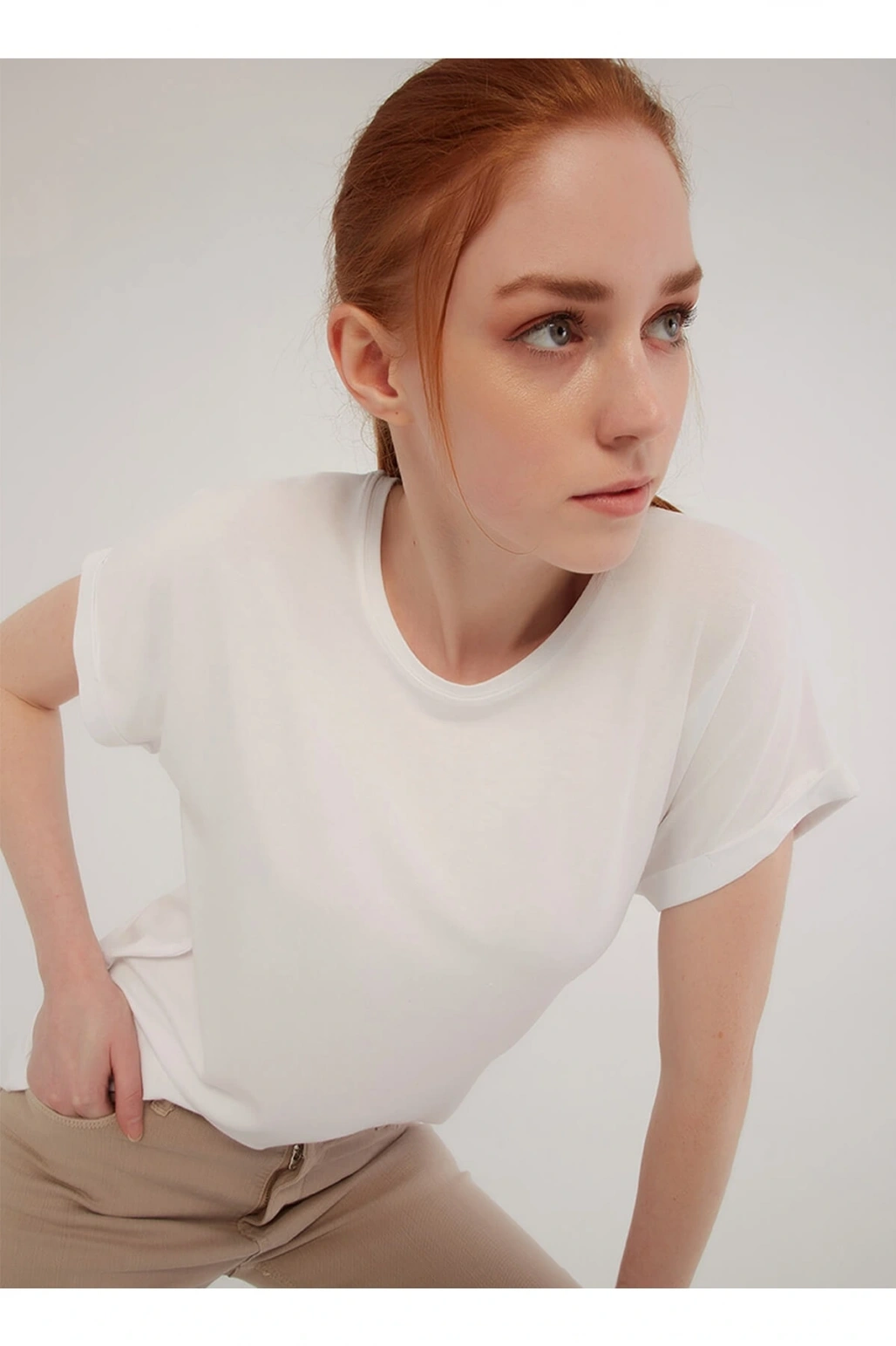 Kadın Beyaz Bisiklet Yaka T-shirt