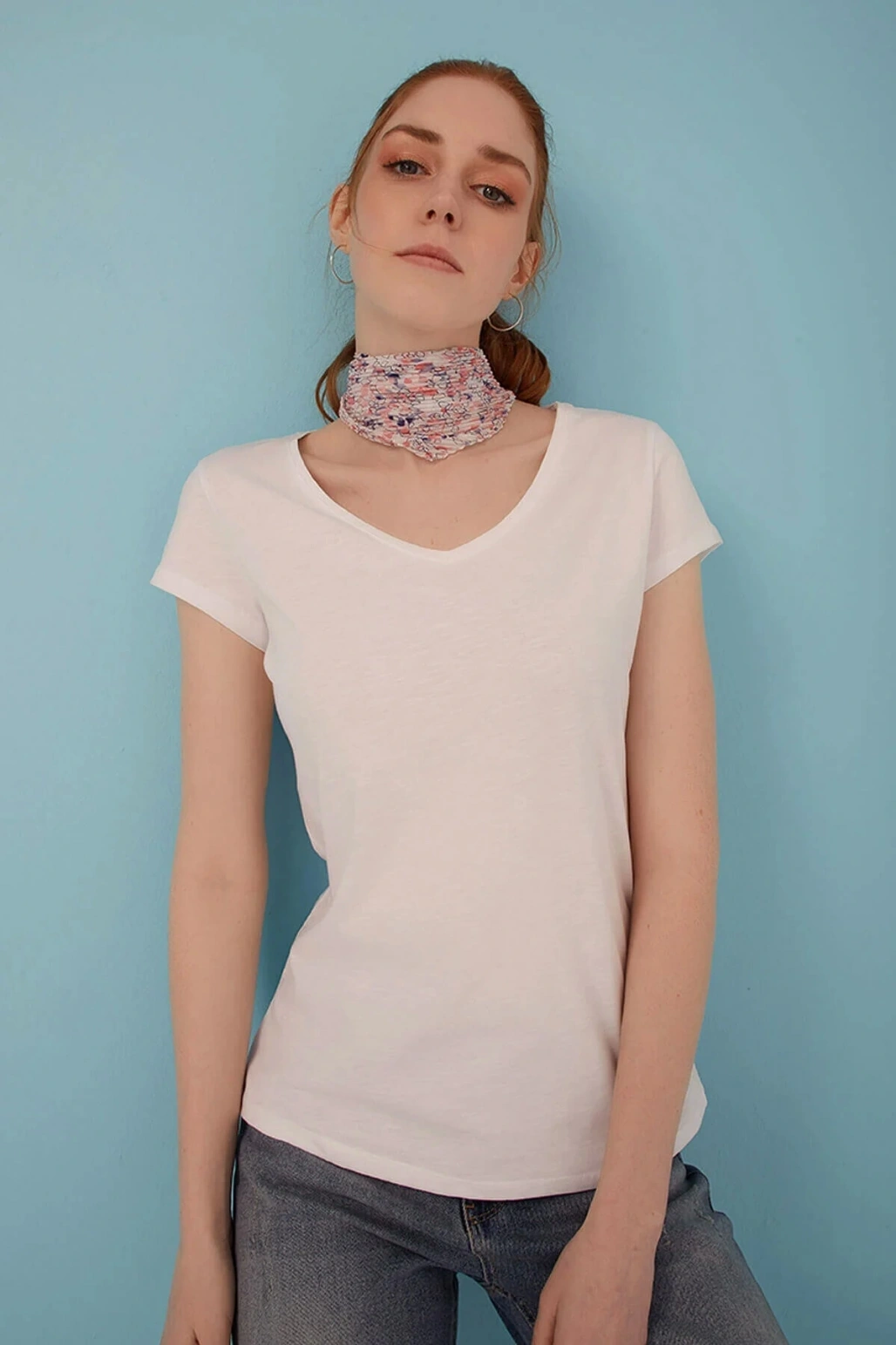 Kadın Beyaz V Yaka Tshirt