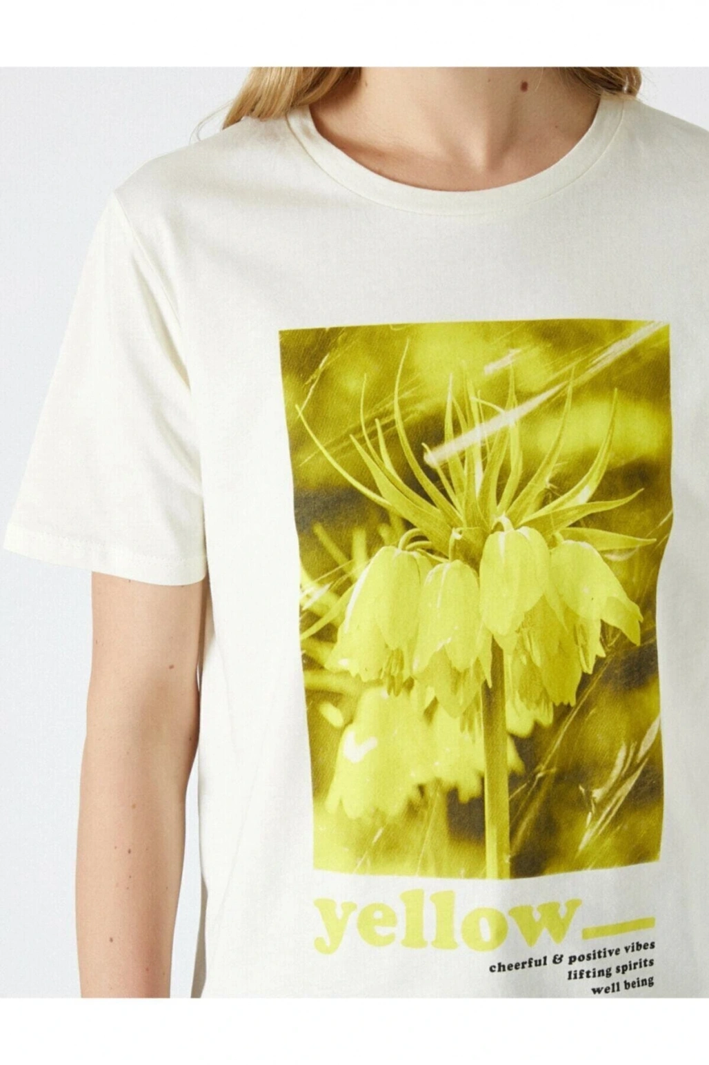 Kadın Ekru Baskılu Bisiklet Yaka Pamuklu T-Shirt