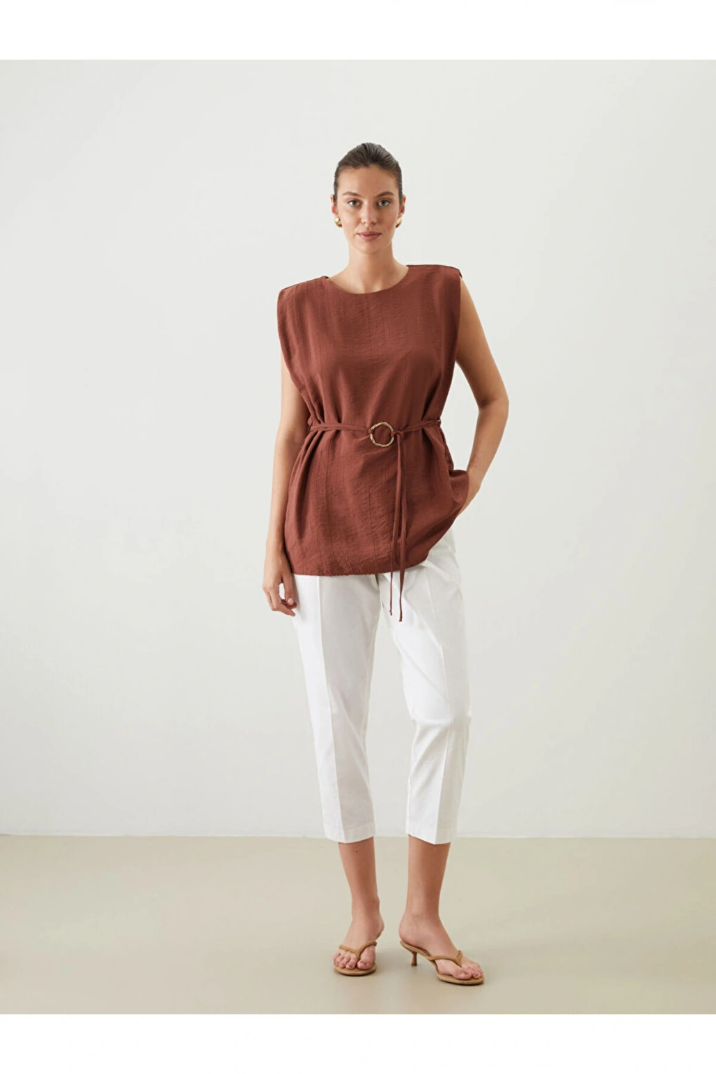 Kahverengi Bisiklet Yaka Kuşaklı Bluz