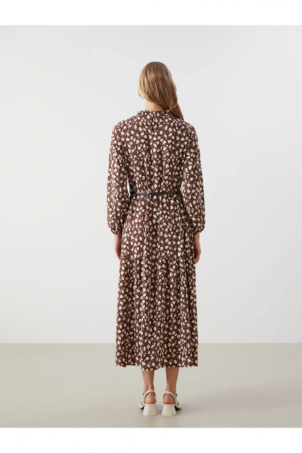 Kahverengi Dik Yaka Desenli Kadın Elbise