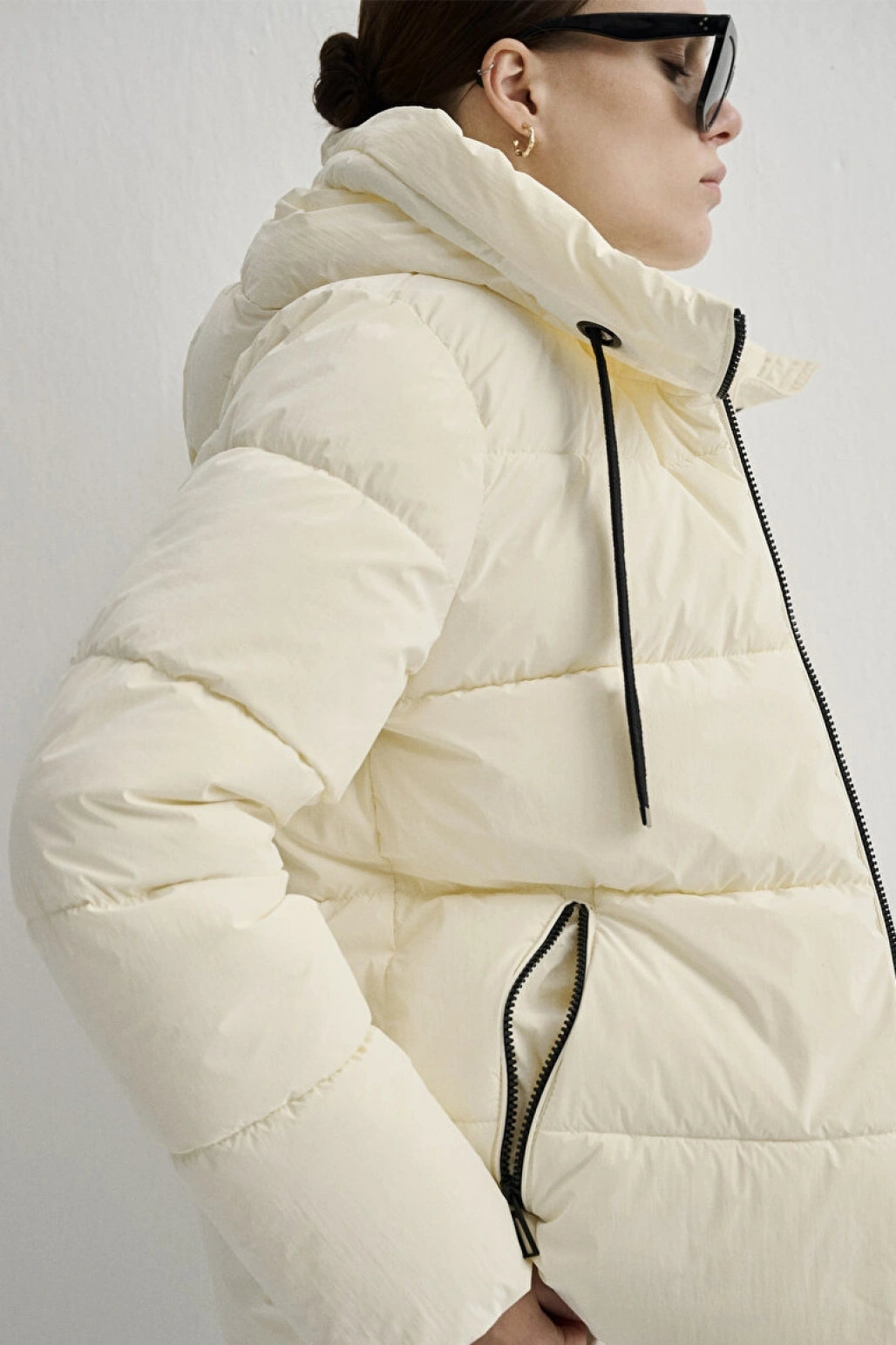 Kapüşonlu Ekru Şişme Mont
