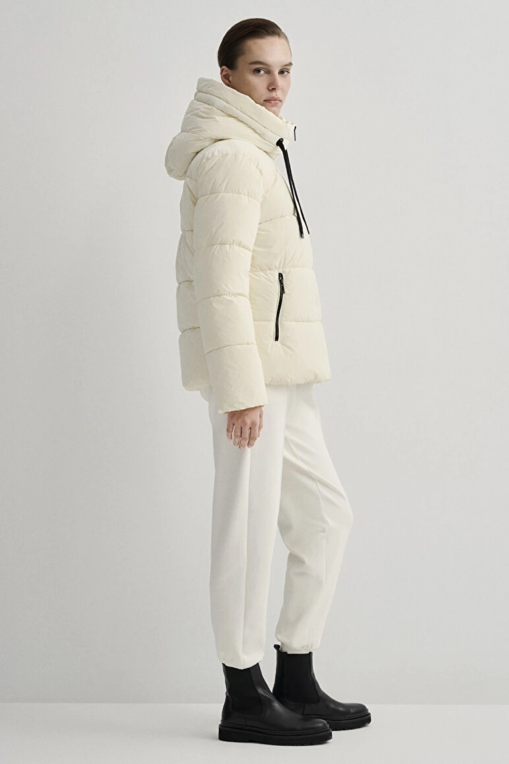 Kapüşonlu Ekru Şişme Mont