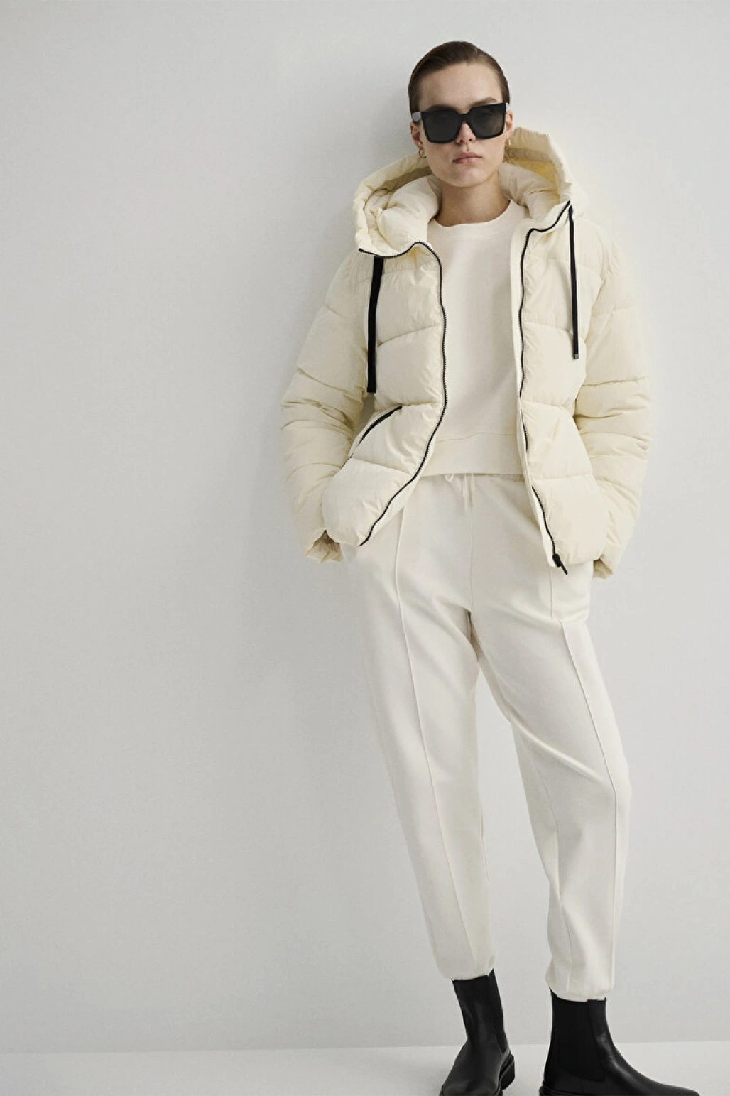 Kapüşonlu Ekru Şişme Mont