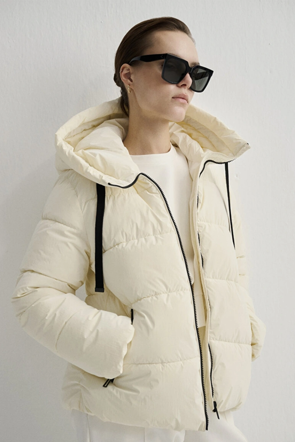 Kapüşonlu Ekru Şişme Mont
